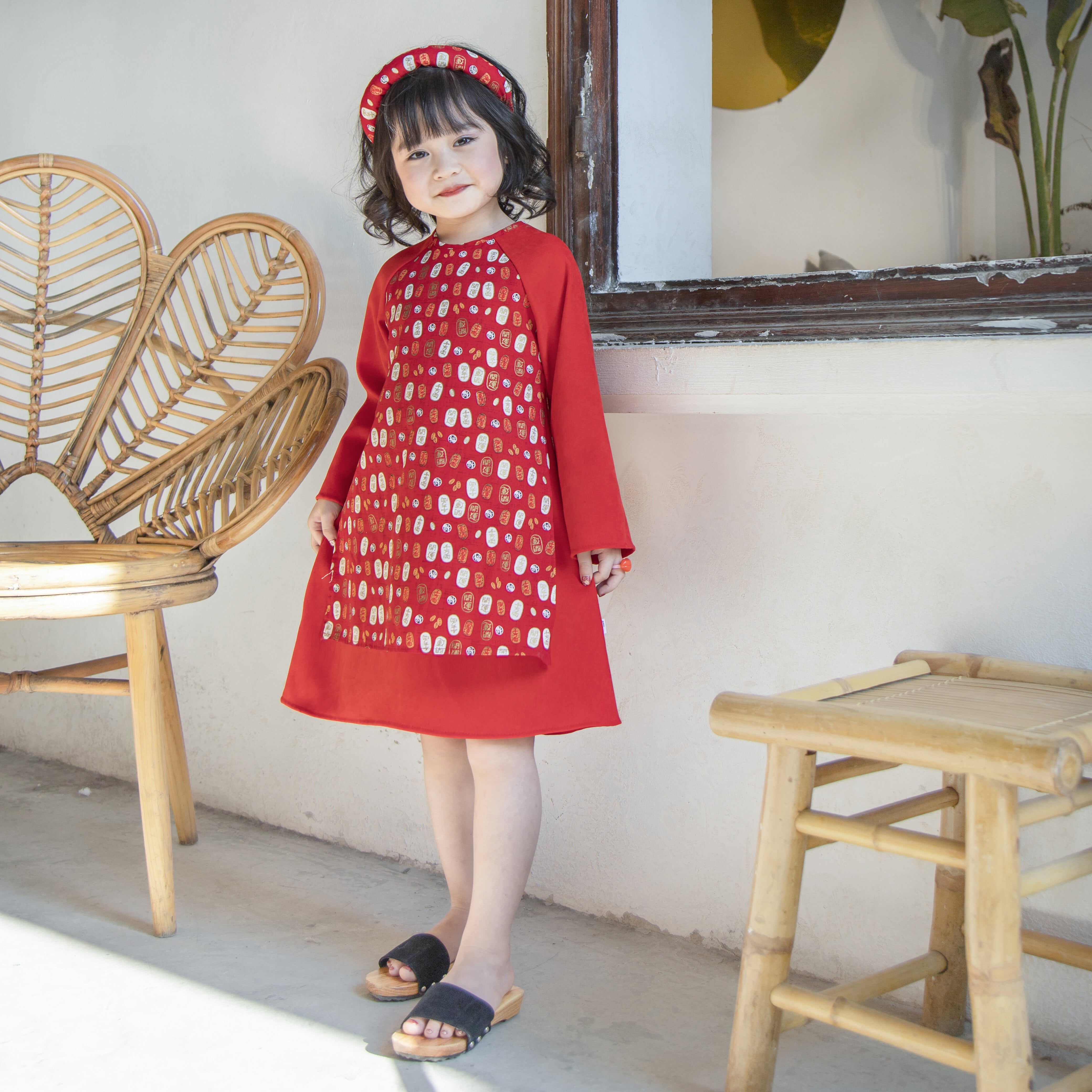 Áo dài đỏ Tết kèm mấn_thumbnail_0