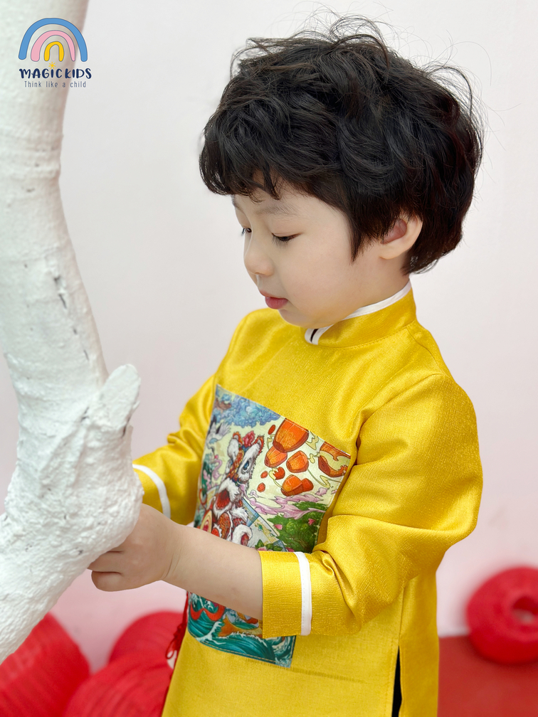 Áo dài Tết cho bé trai 2 3 4 5 6 7 8 9 10 tuổi mẫu  2024 Magickids in Lân chất taffa kèm dây treo Quần áo trẻ em AD22007_thumbnail_3