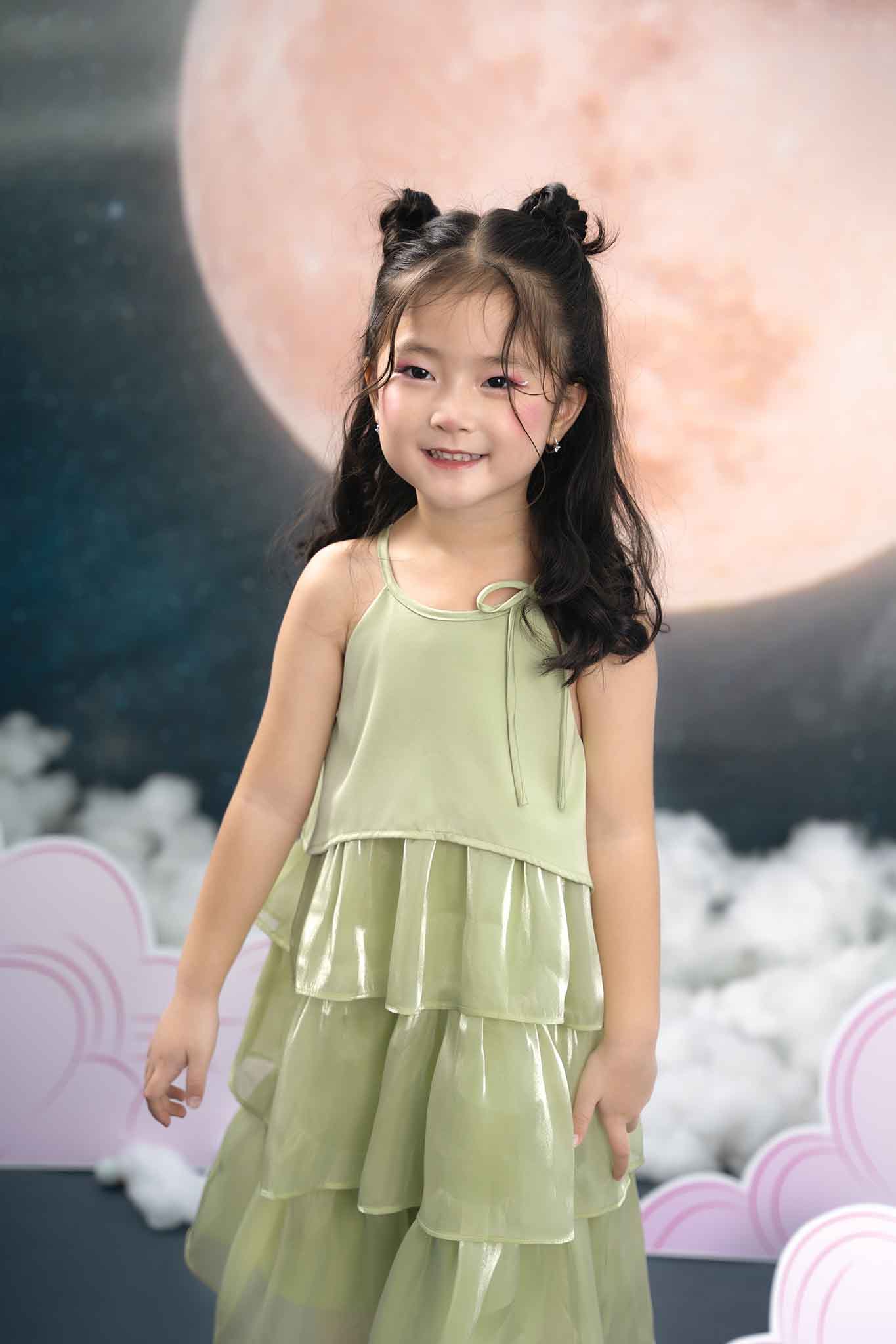 Váy tơ cổ yếm ba tầng_thumbnail_2