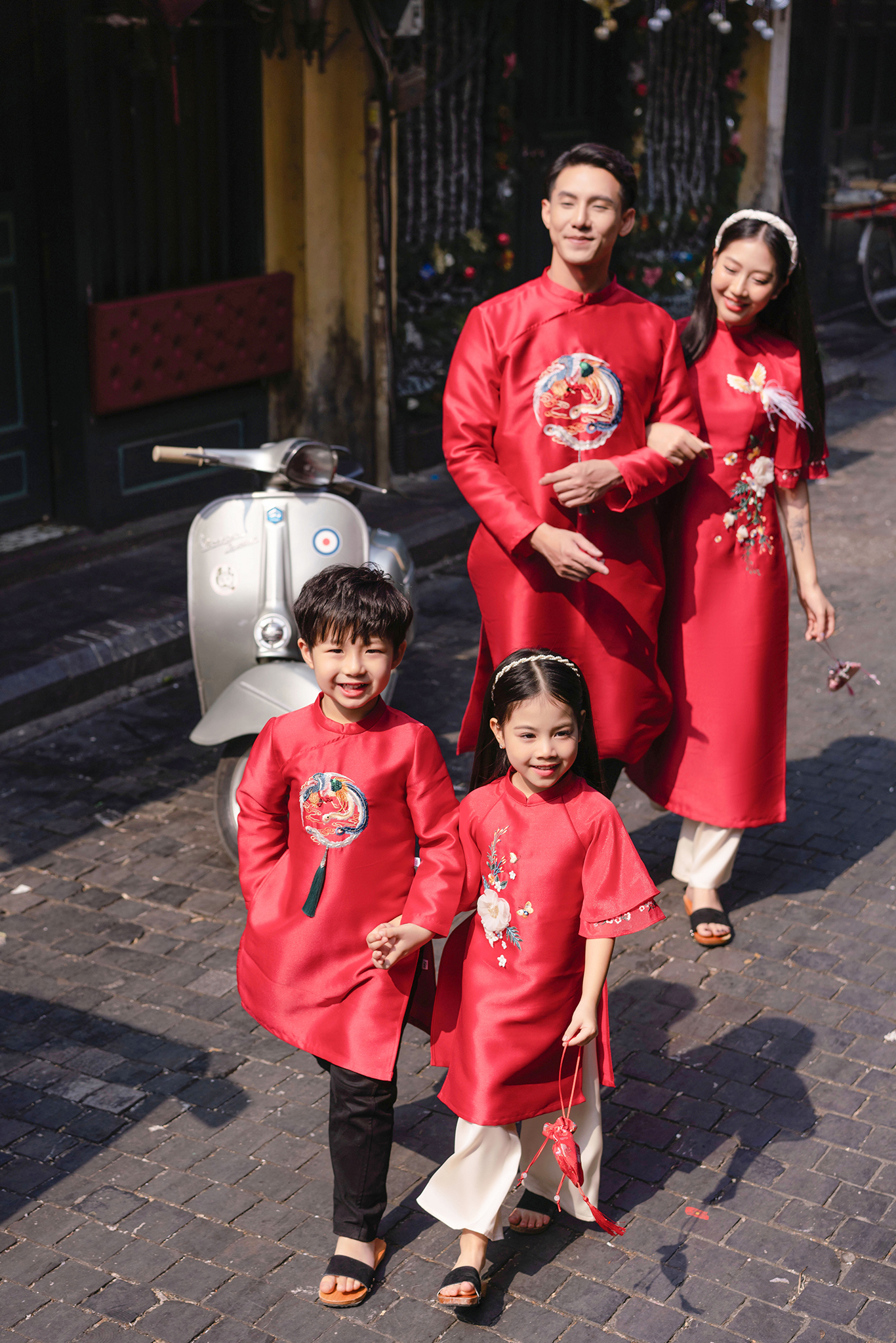 Áo dài Mẫu Đơn mẹ