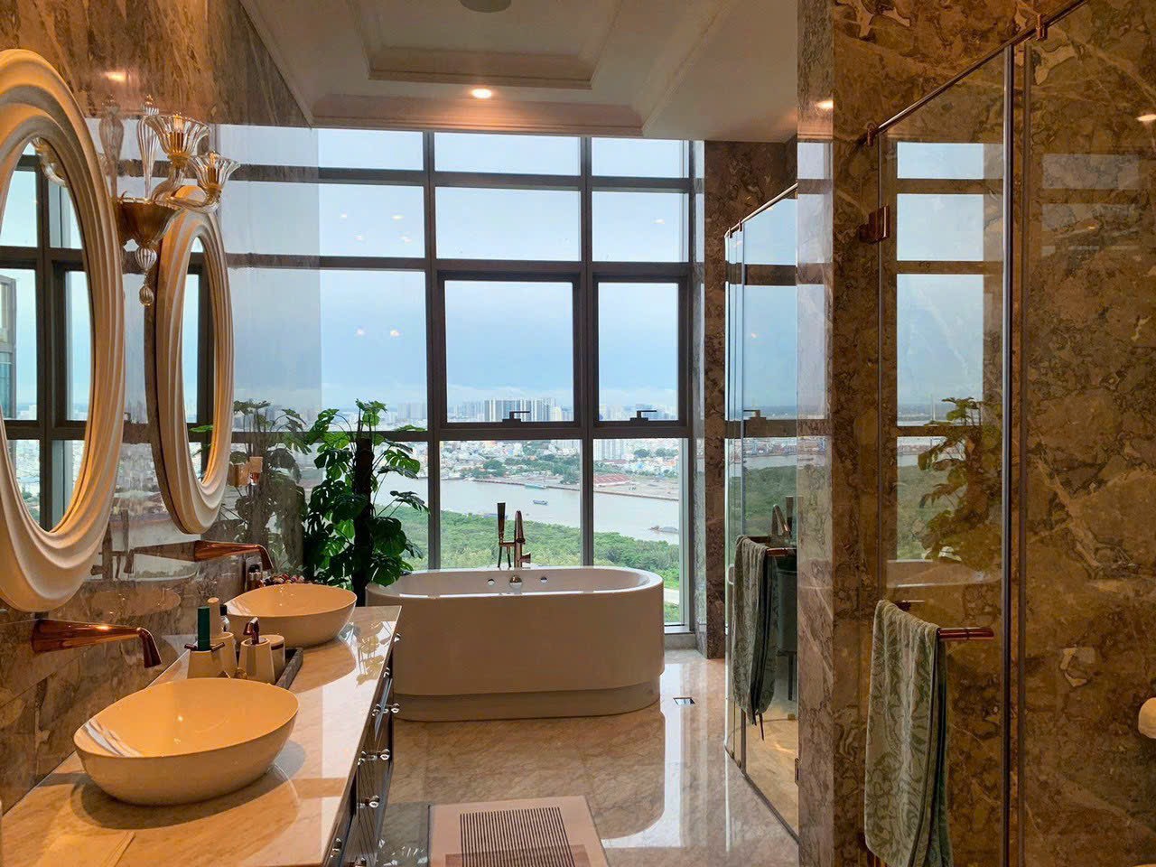 Chủ nhà cần bán căn Penthouse, view đẹp trực diện sông giá 80 tỷ_thumbnail_3