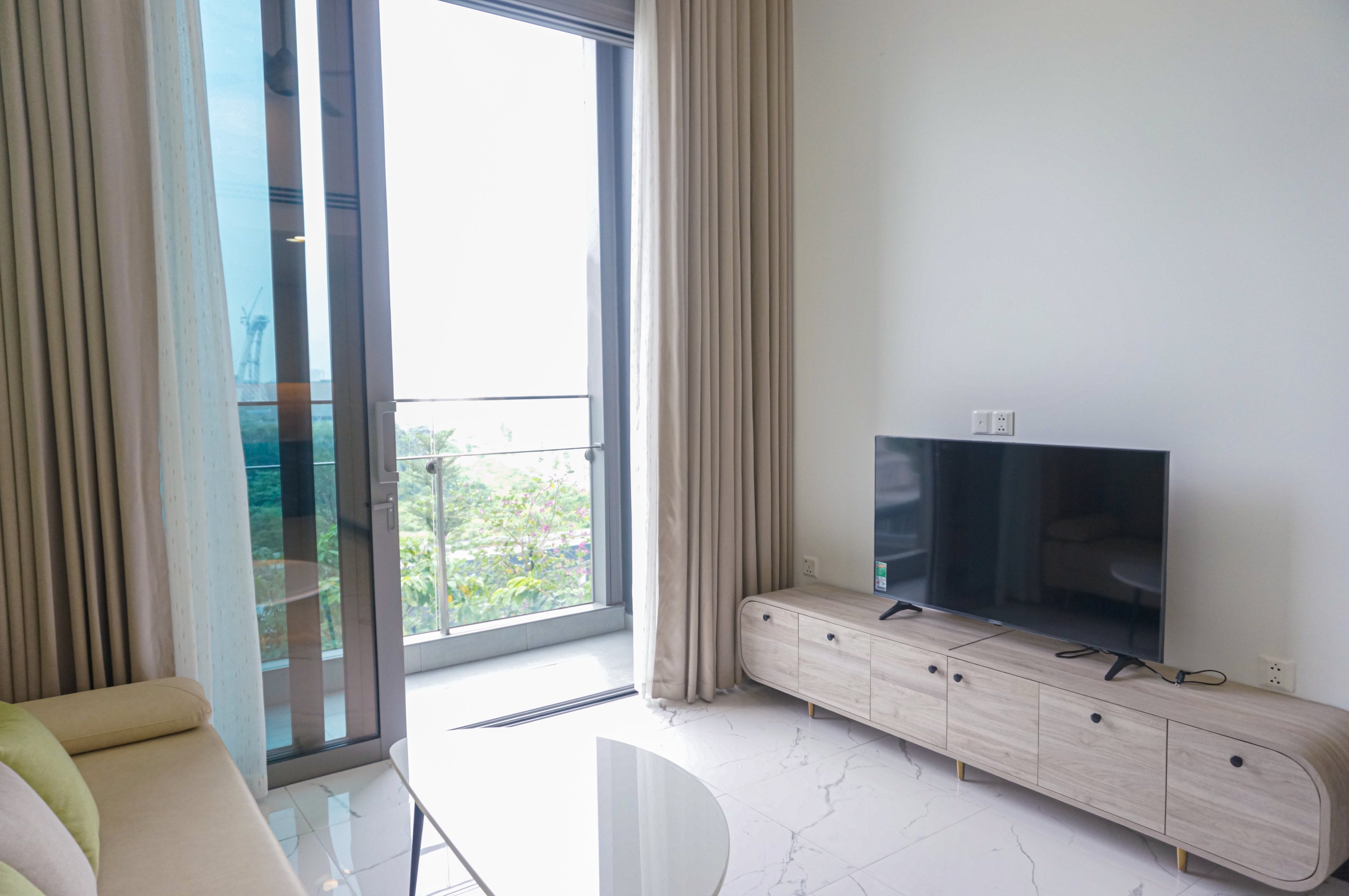 CĂN HỘ 3 PHÒNG NGỦ 2 BAN CÔNG TẠI COVE RESIDENCES CHO THUÊ