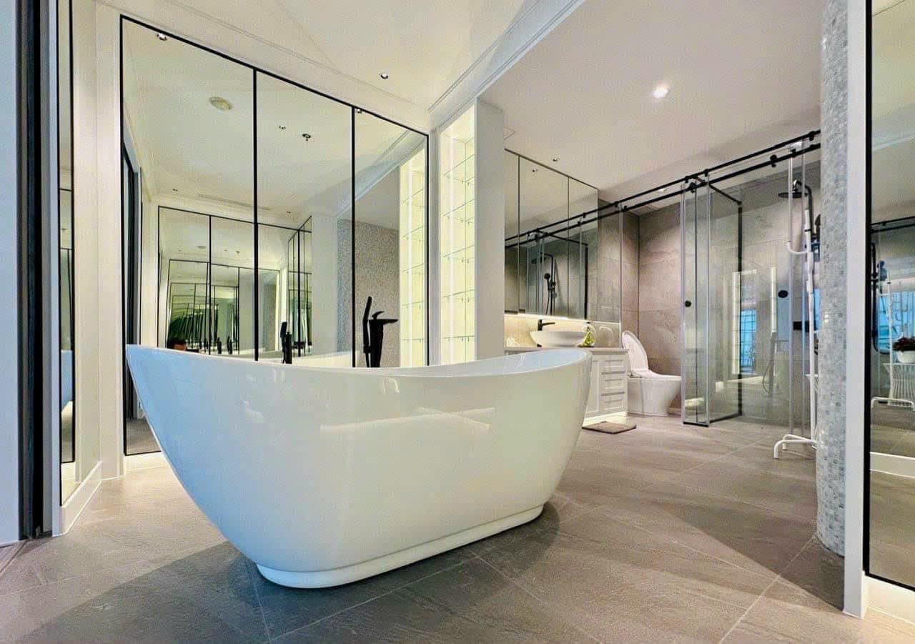 Bán căn hộ 4PN, full nội thất: 40 tỷ (view sông trực diện - tầng trung)_thumbnail_1