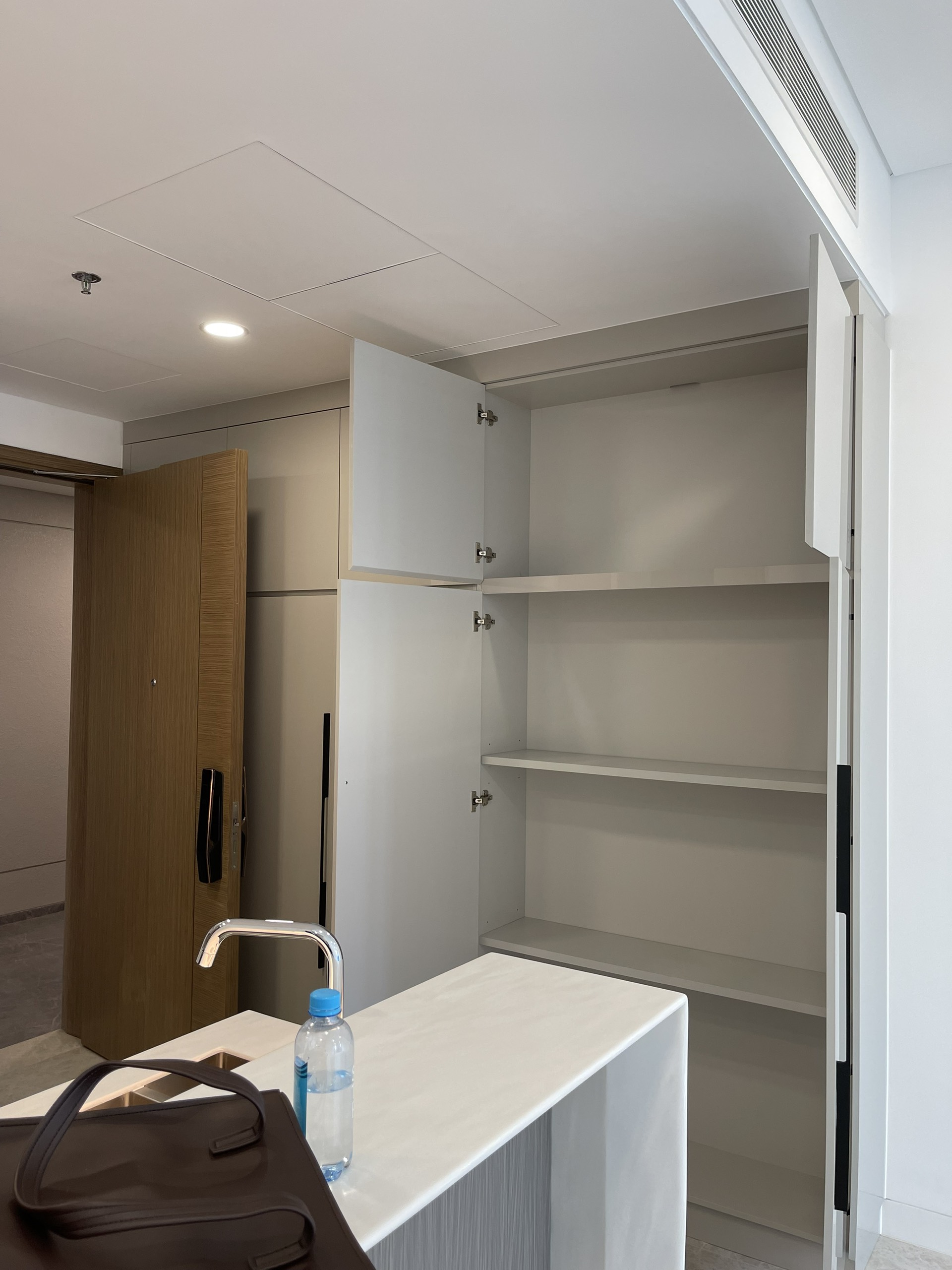 Chủ nhà kẹt vốn kinh doanh bán lại CH 2PN view đẹp _thumbnail_2