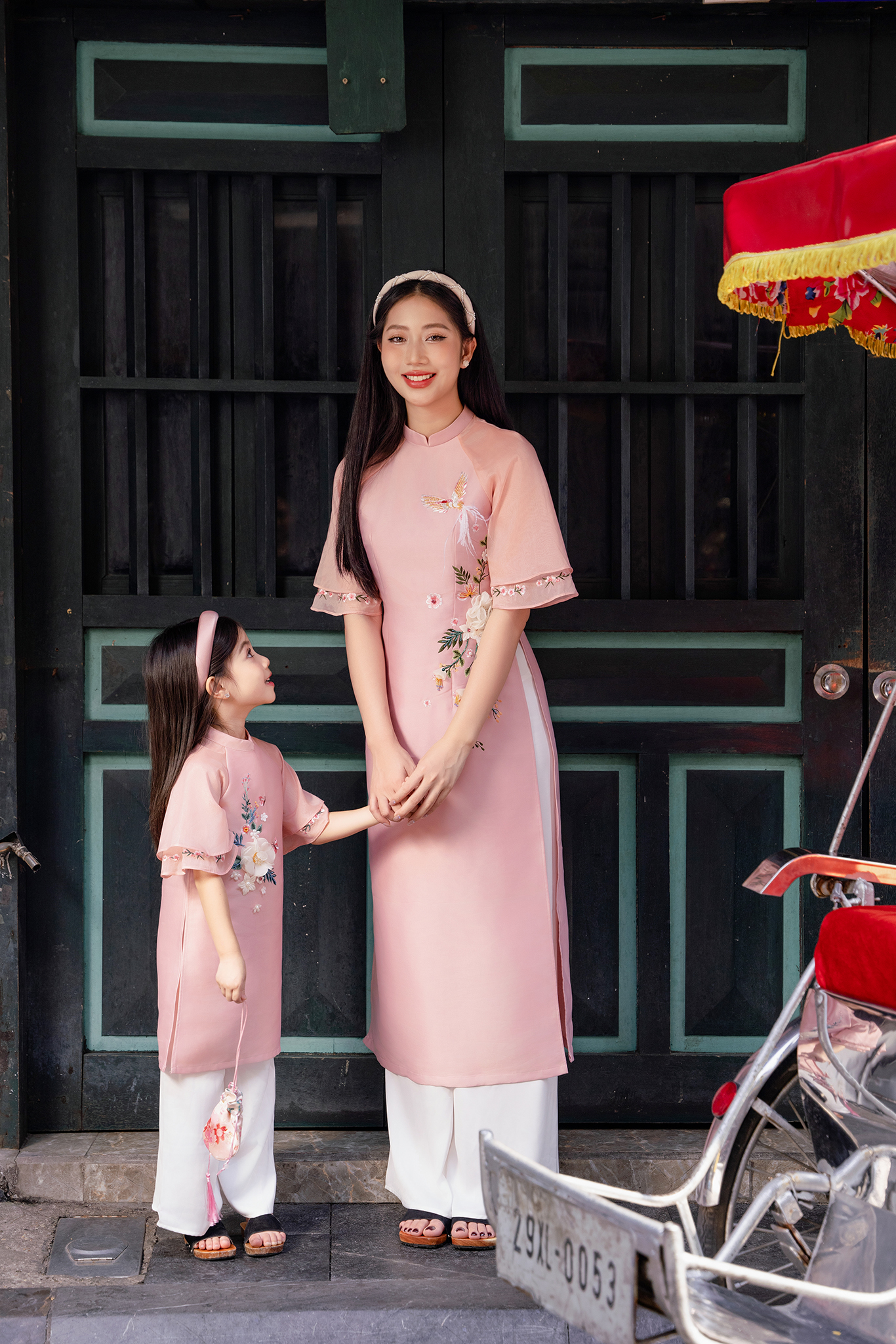 Áo dài Mẫu Đơn mẹ_thumbnail_4