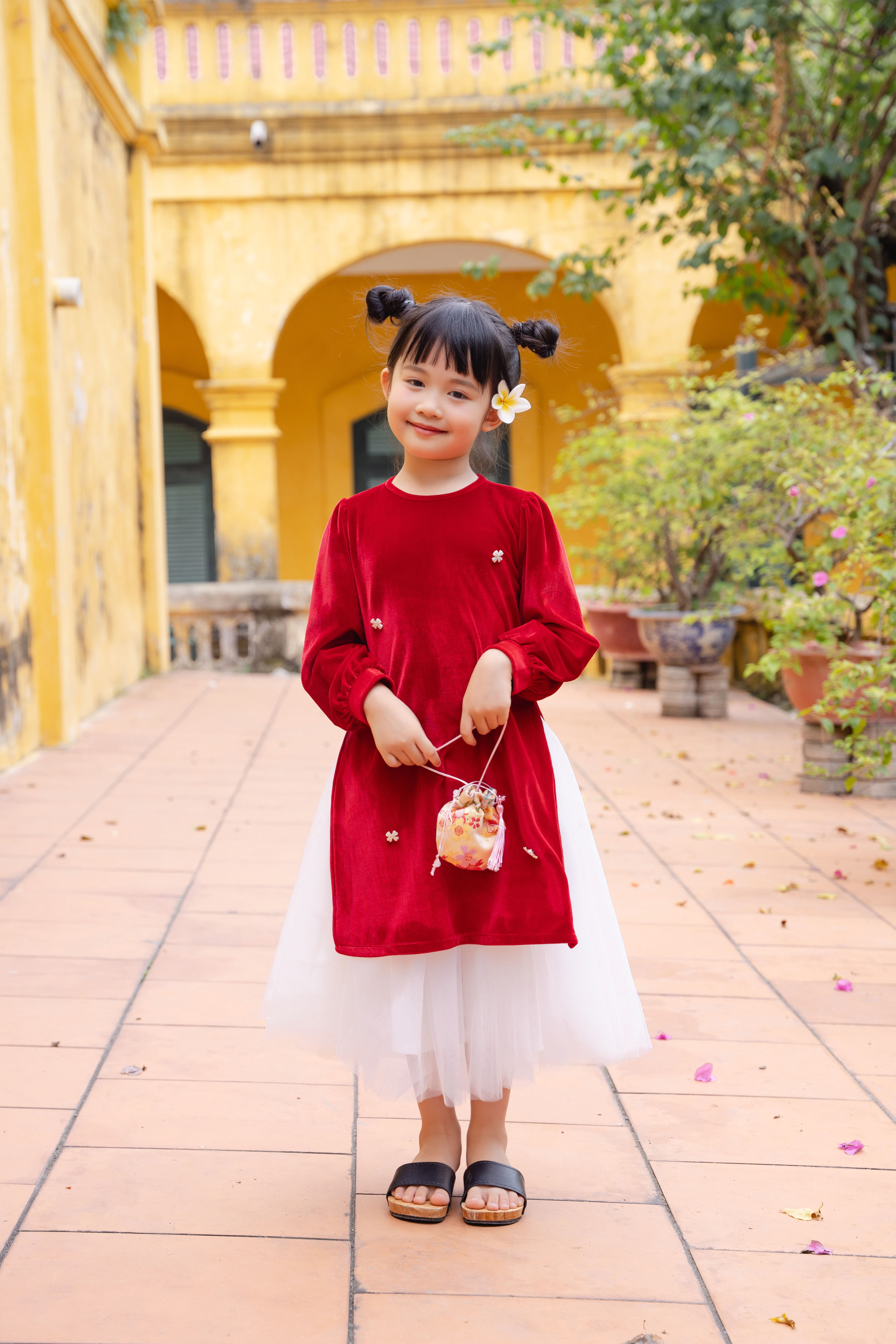 Áo dài Hồng Khuyên