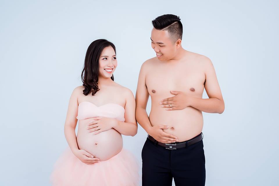 Chụp ảnh bầu cả gia đ&igrave;nh