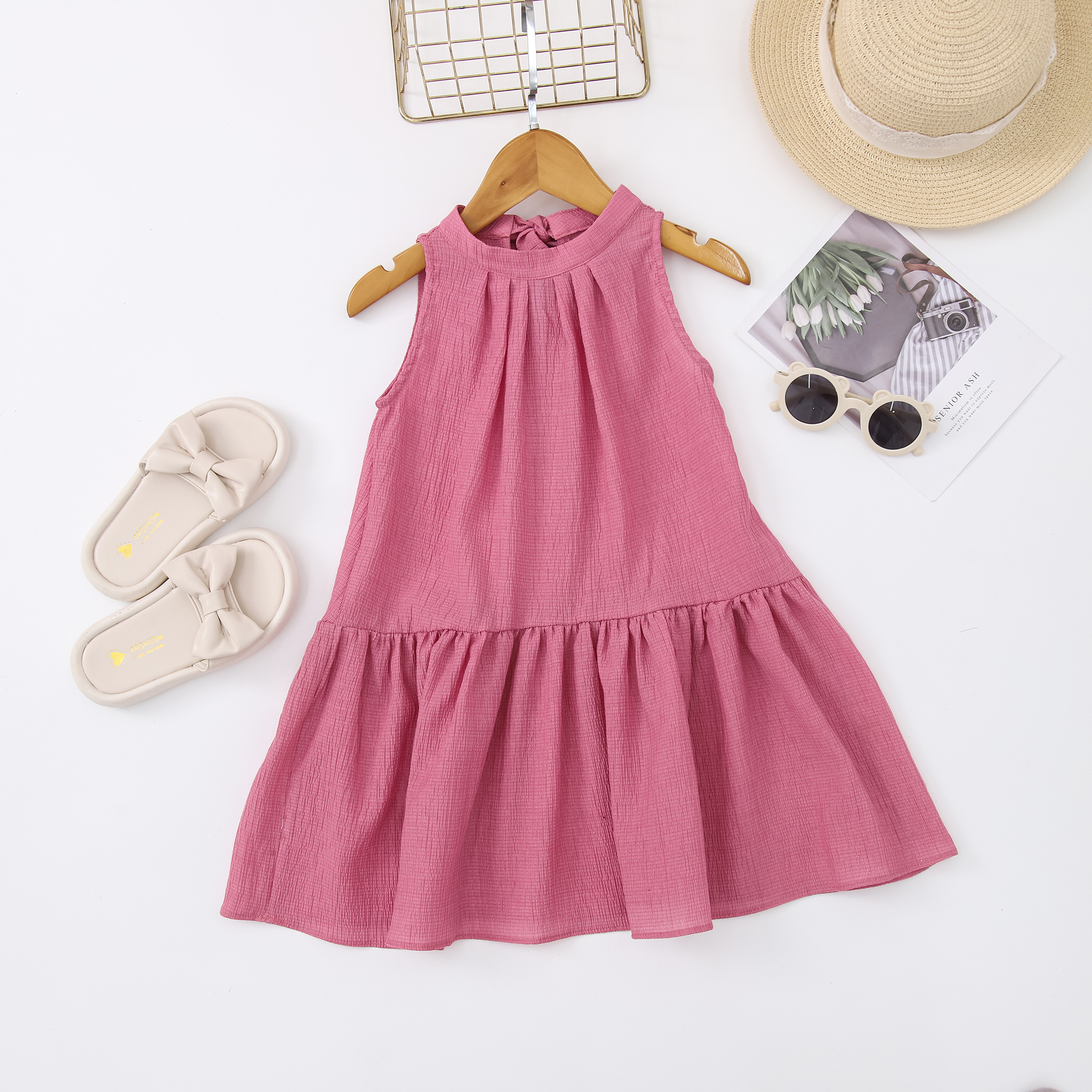 Váy cổ yếm gập ly trước_thumbnail_7