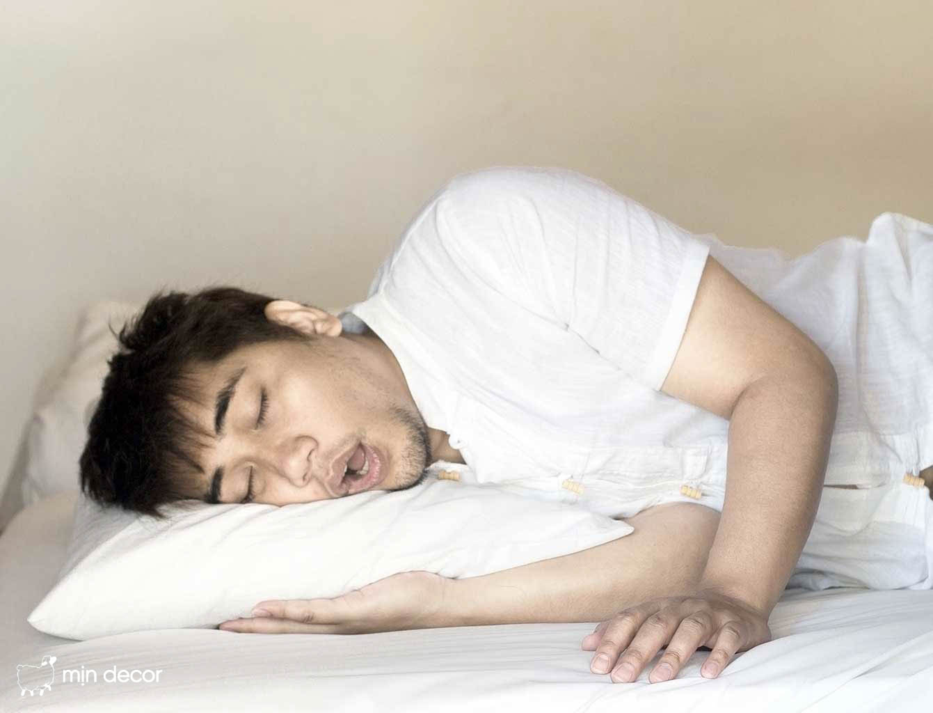 Tổng hợp những cách giúp bạn ngừng ngáy khi ngủ