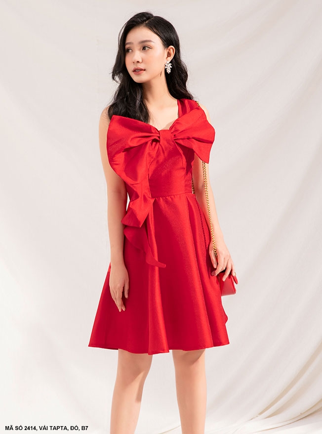 ĐẦM XÒE MỘT VAI DÚN NƠ LỚN TRƯỚC NGỰC - 2414