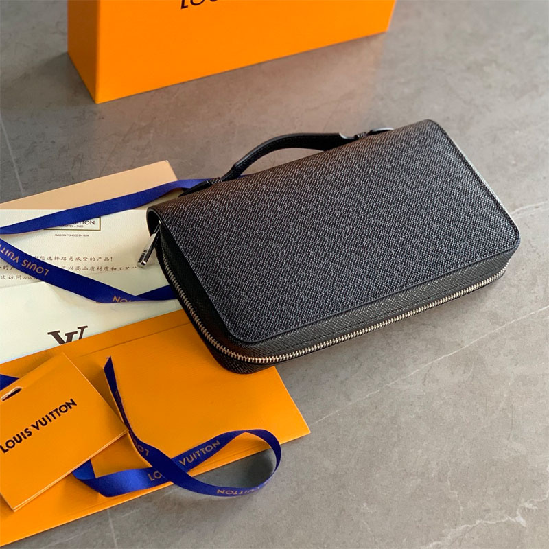 Ví dài séc clutch nam LV Zippy XL Taiga Leather Clutch