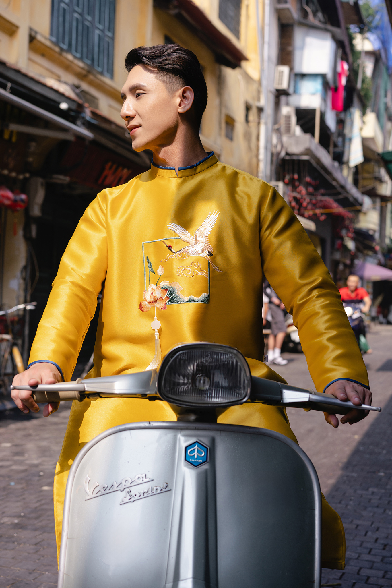 Áo dài bố thêu Sen hạc_thumbnail_4