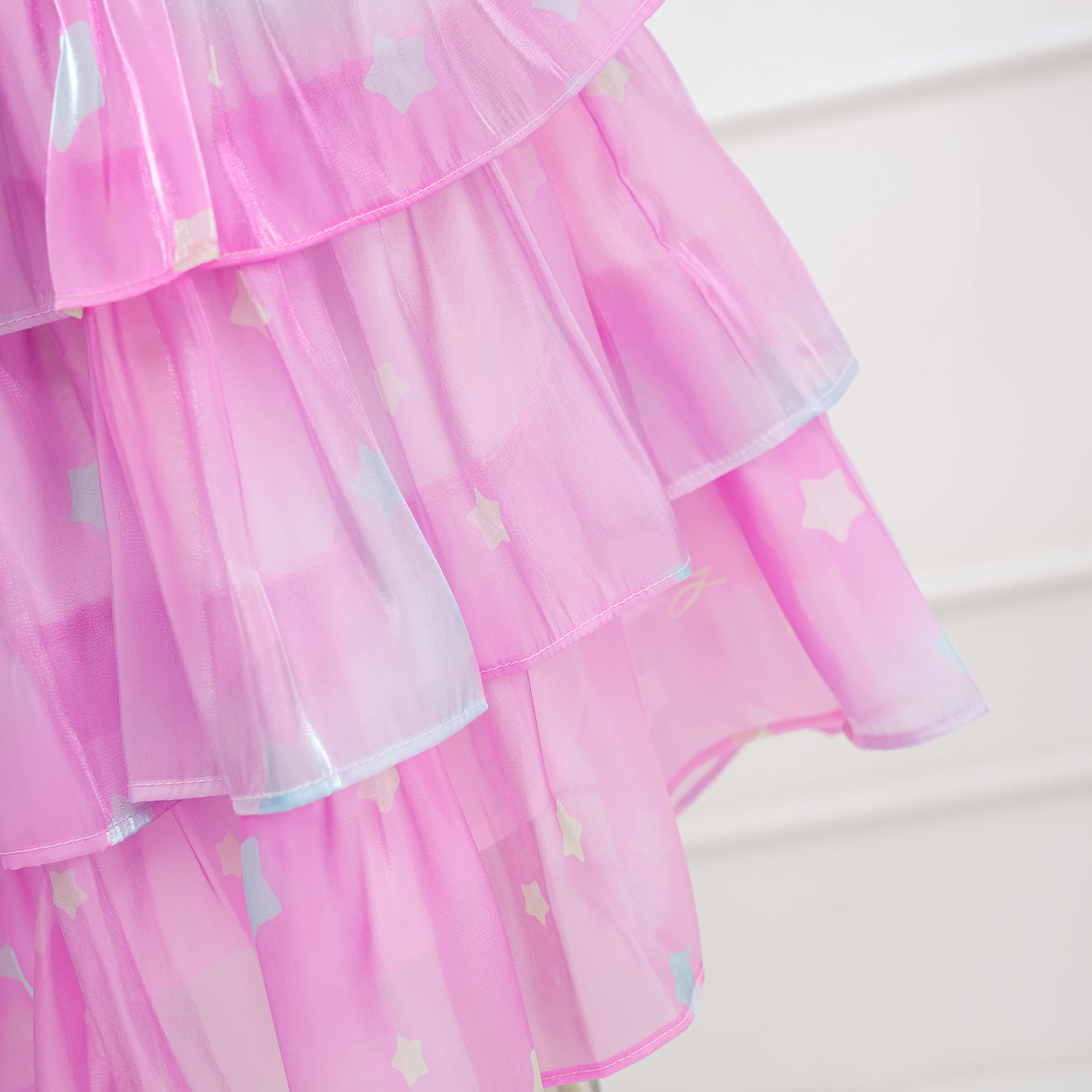 Váy tơ óng họa tiết ba tầng cutout lưng_thumbnail_5