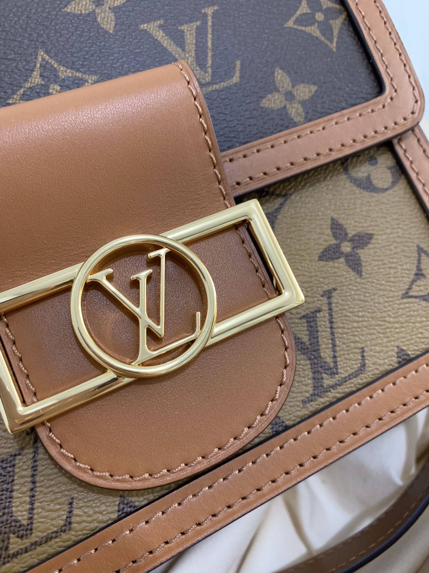 Túi xách, túi đeo chéo LV Mini Dauphine Like Auth_thumbnail_3