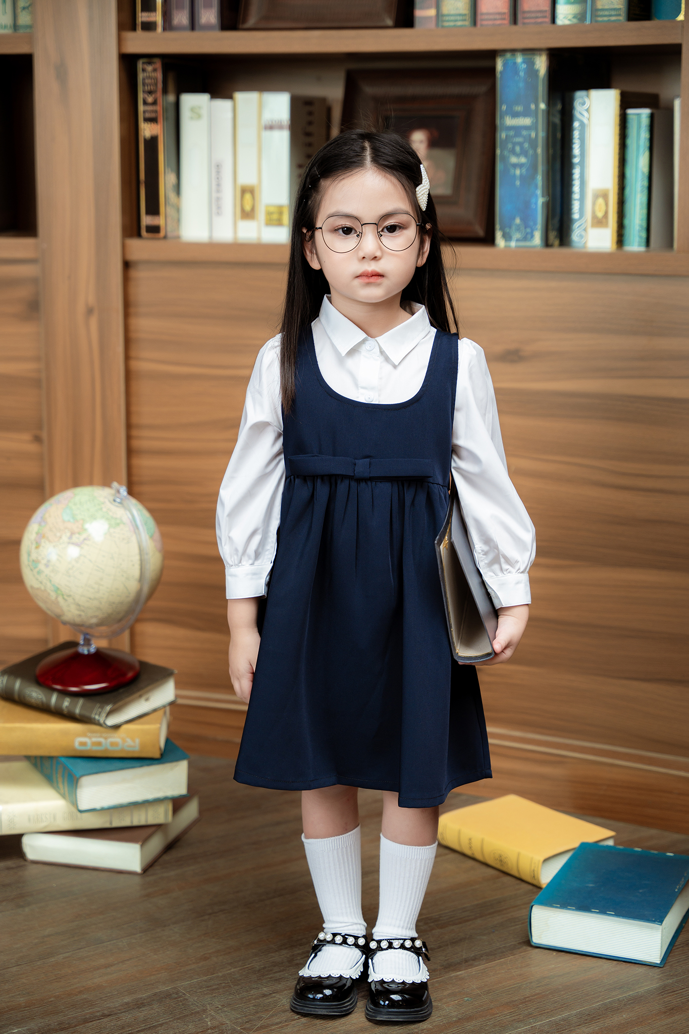 Váy yếm phối nơ vuông trước