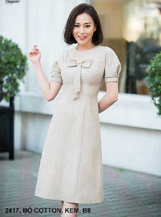 ĐẦM SUÔNG NƠ NGỰC TAY NGẮN - 2417