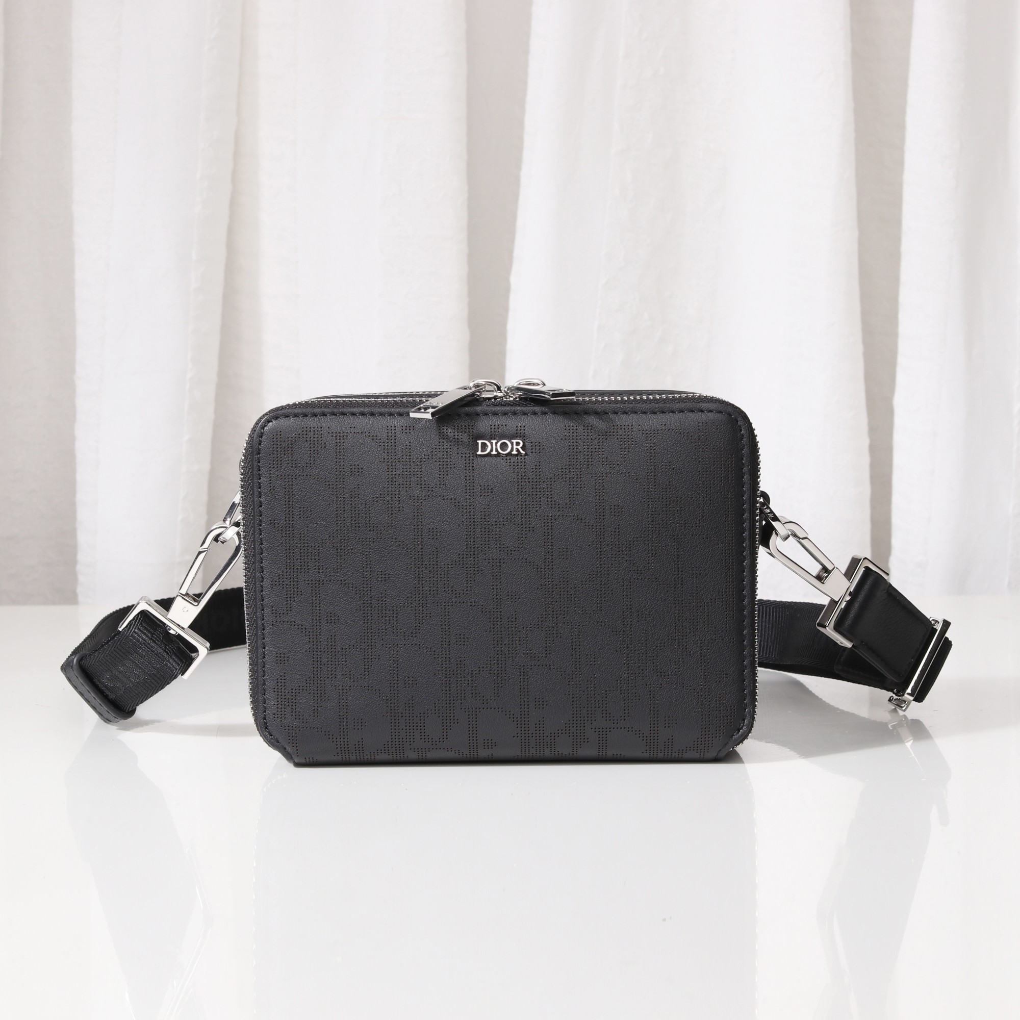 Túi đeo chéo Dior Pouch With Strap Black Dior Oblique Galaxy Leather