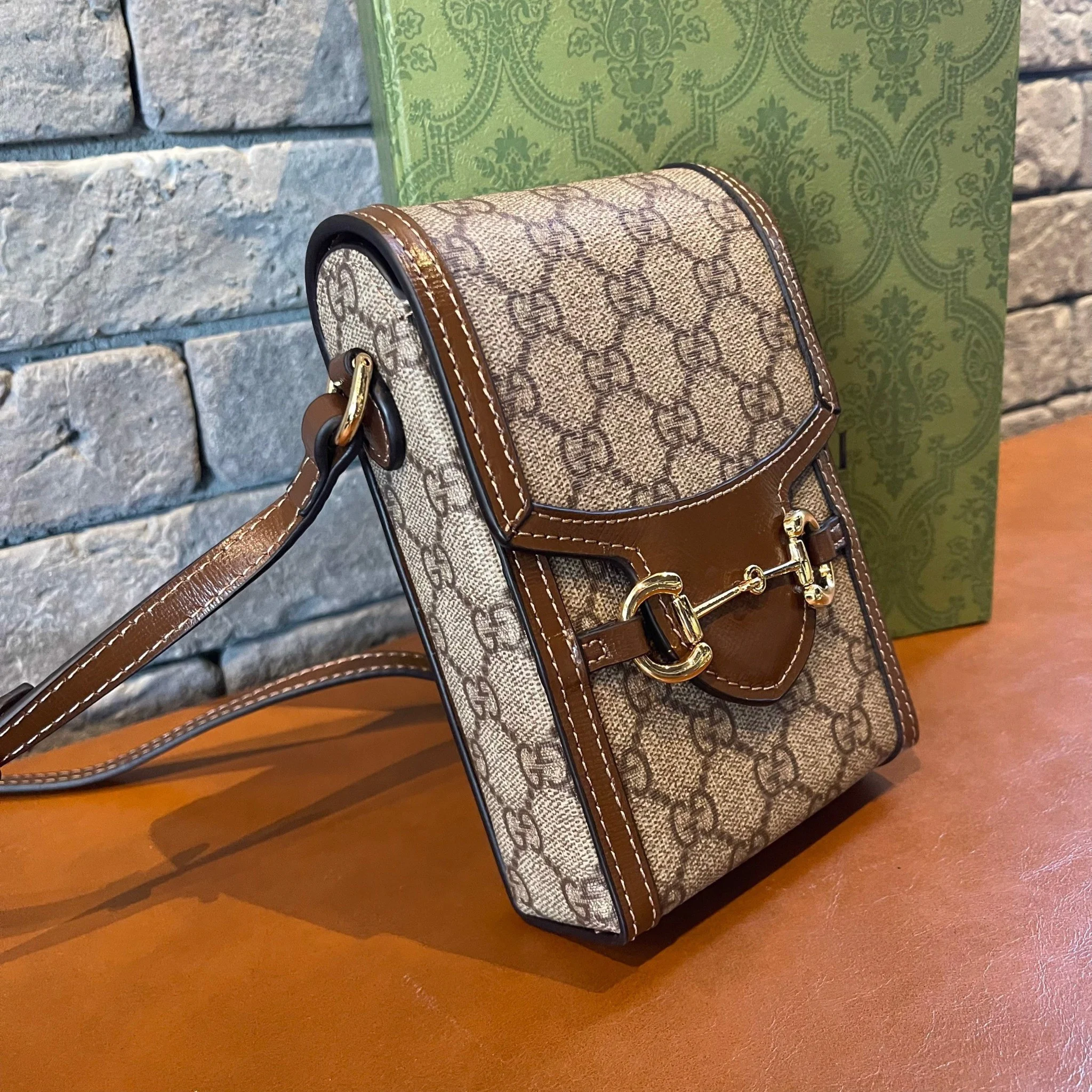 Túi đeo chéo Gucci bag Horsebit mini Phone Holder _thumbnail_2