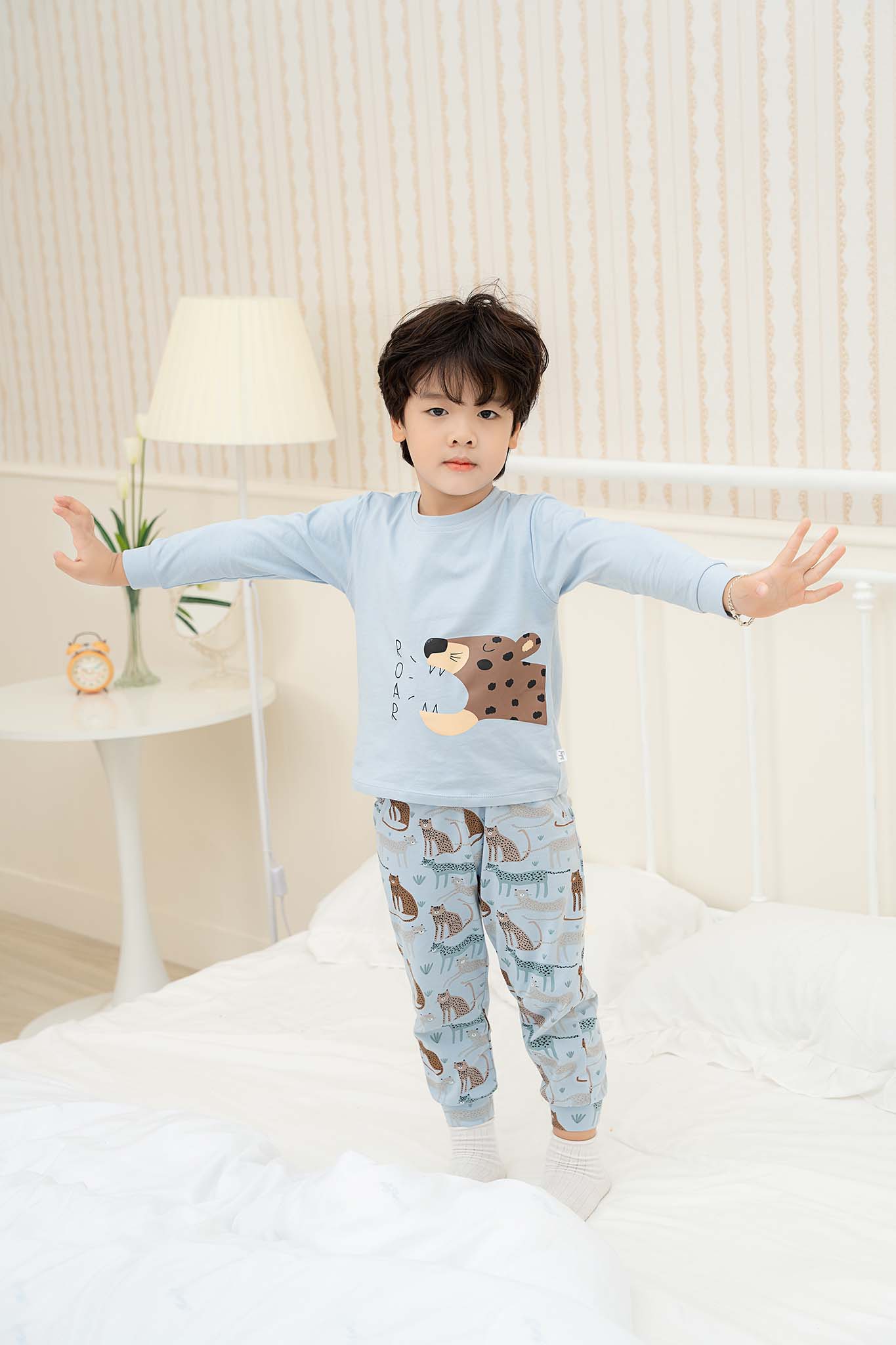 Bộ quần hoạ tiết áo in hình_thumbnail_0