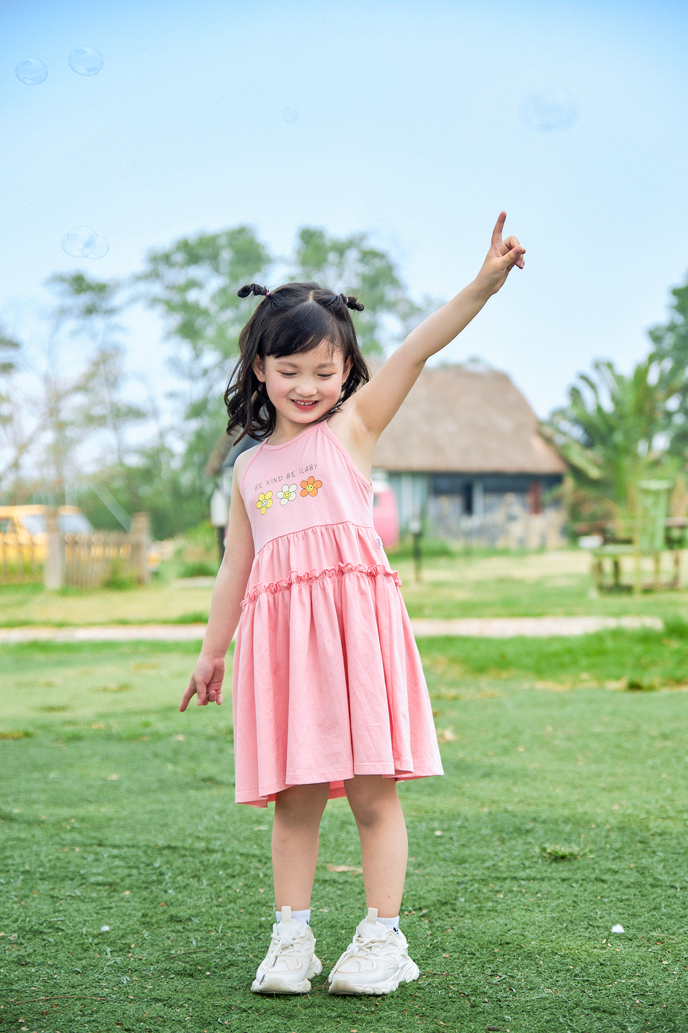 Váy cổ yếm bèo tầng_thumbnail_0