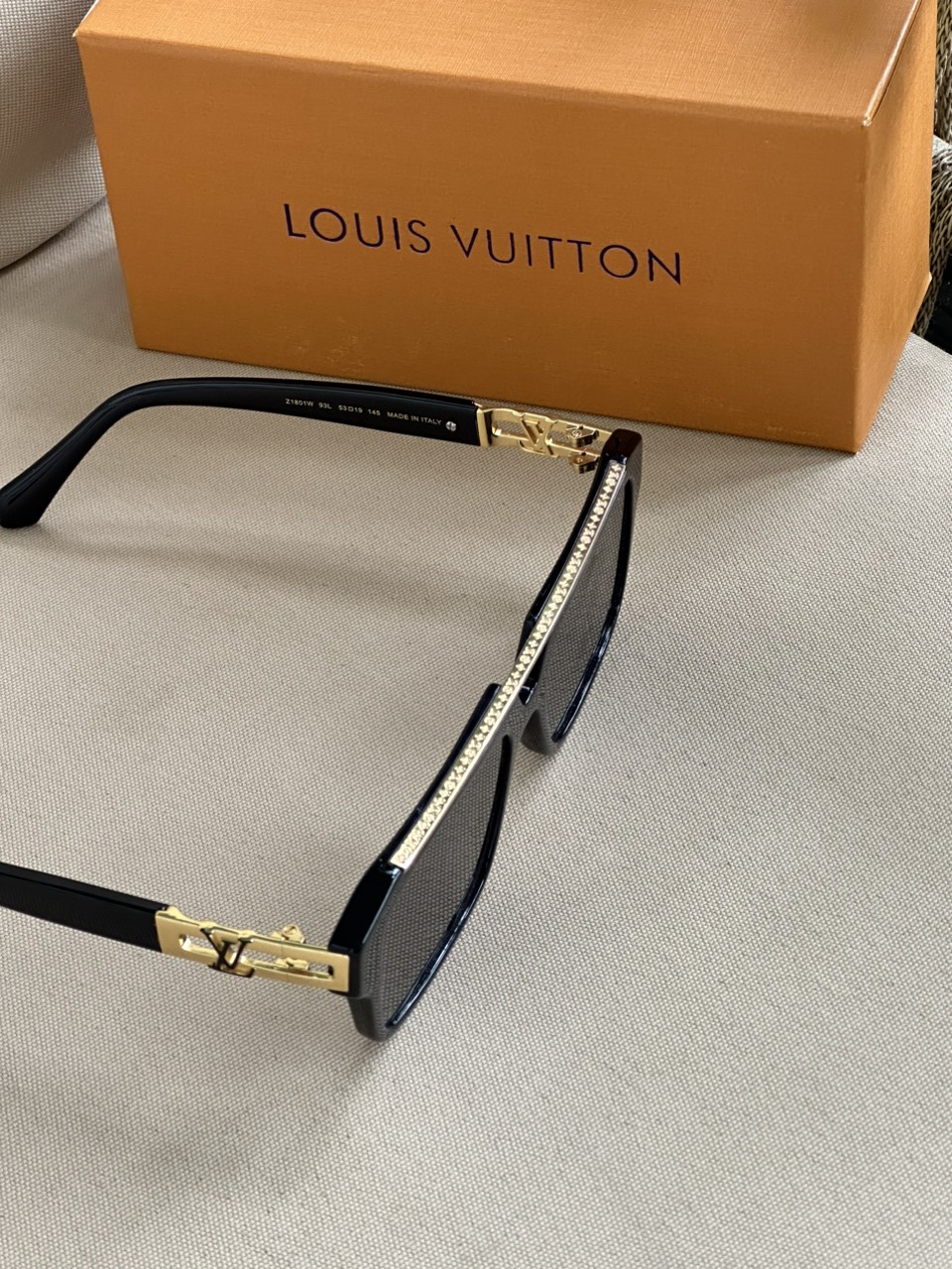 Mắt Kính LV Dáng Vuông 1.1 Mascot Pilot_thumbnail_3