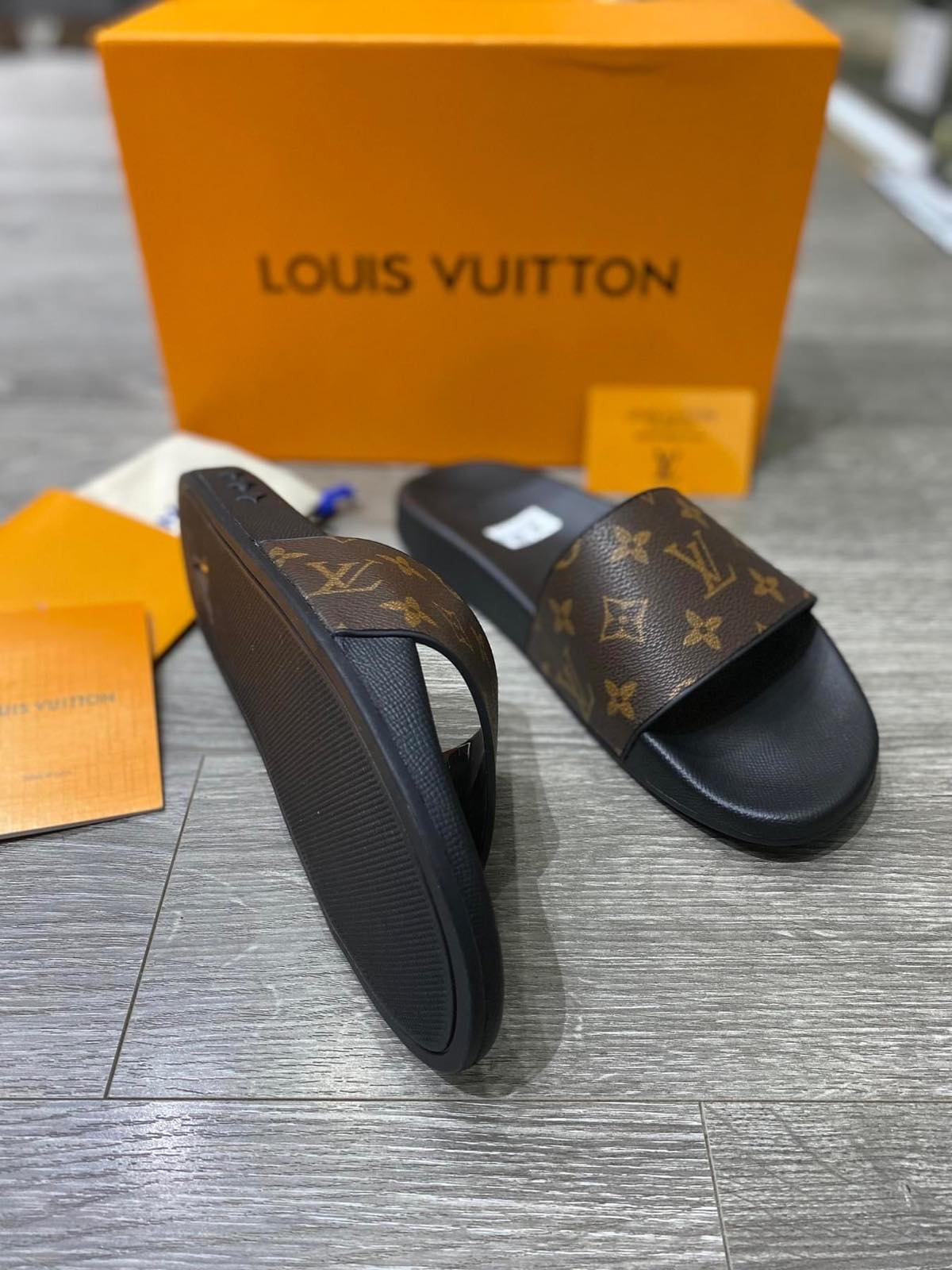 Dép LV Waterfront Mule Monogram Macassar_thumbnail_3