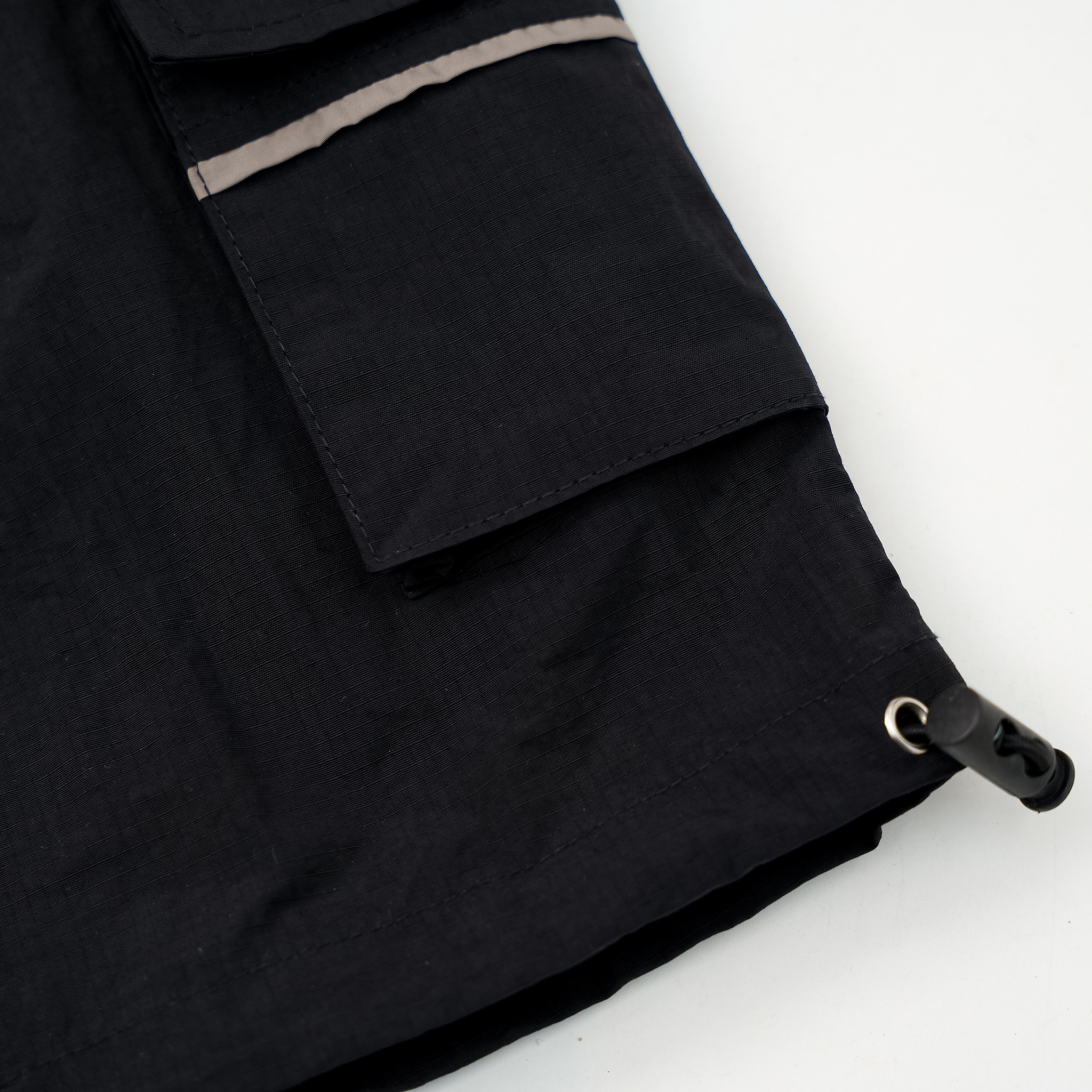 Quần gió phối túi hộp hai bên_thumbnail_2