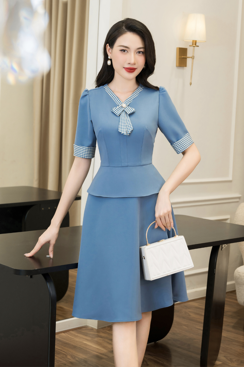 Đầm xoè peplum xanh phối cổ nơ kẻ