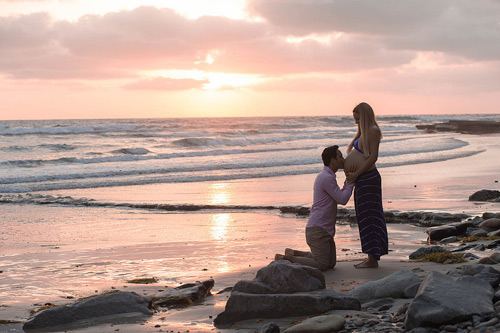 Chụp ảnh c&ugrave;ng chồng tr&ecirc;n biển