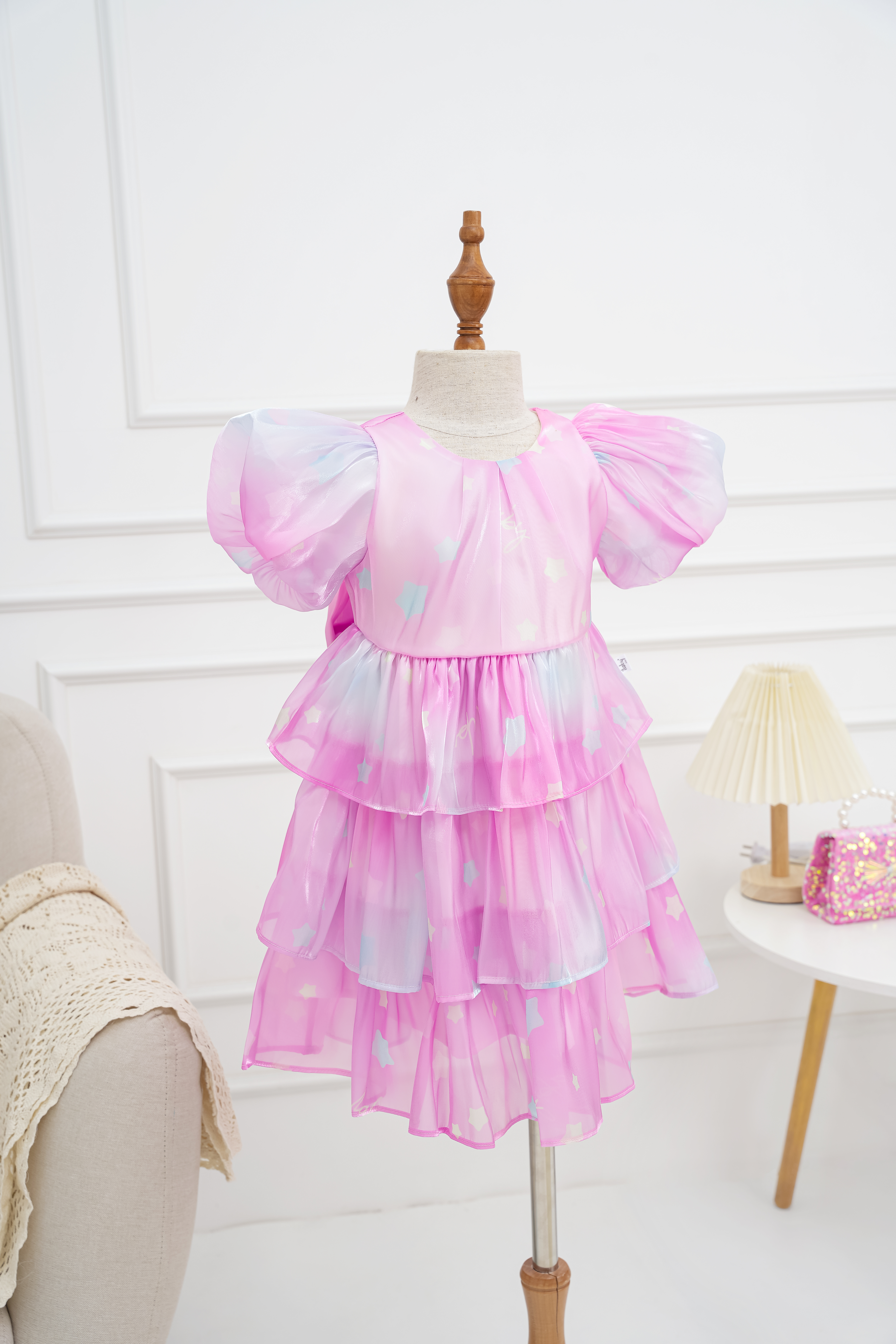 Váy tơ óng họa tiết ba tầng cutout lưng_thumbnail_2