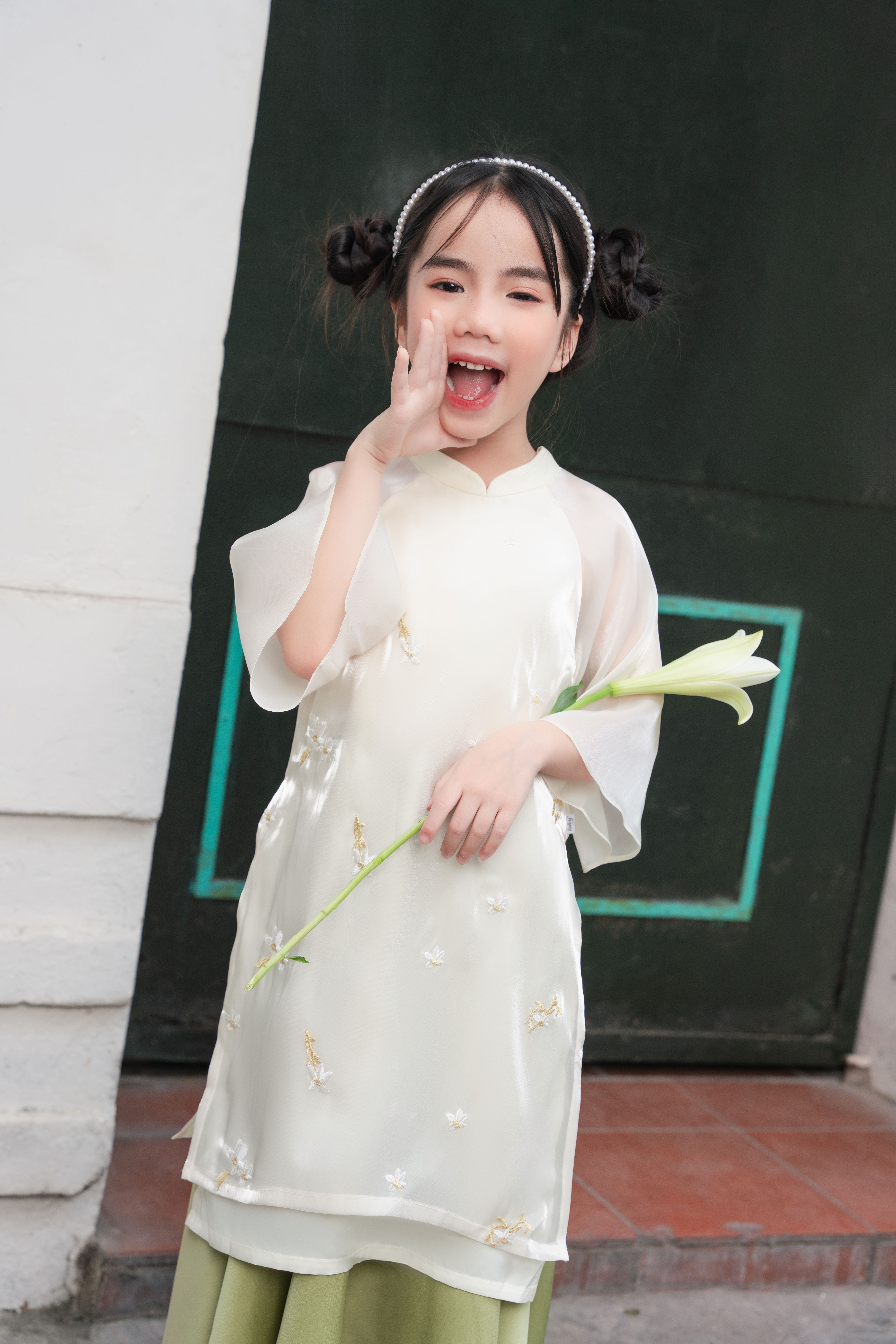 Áo dài Thanh Nhã bé_thumbnail_0