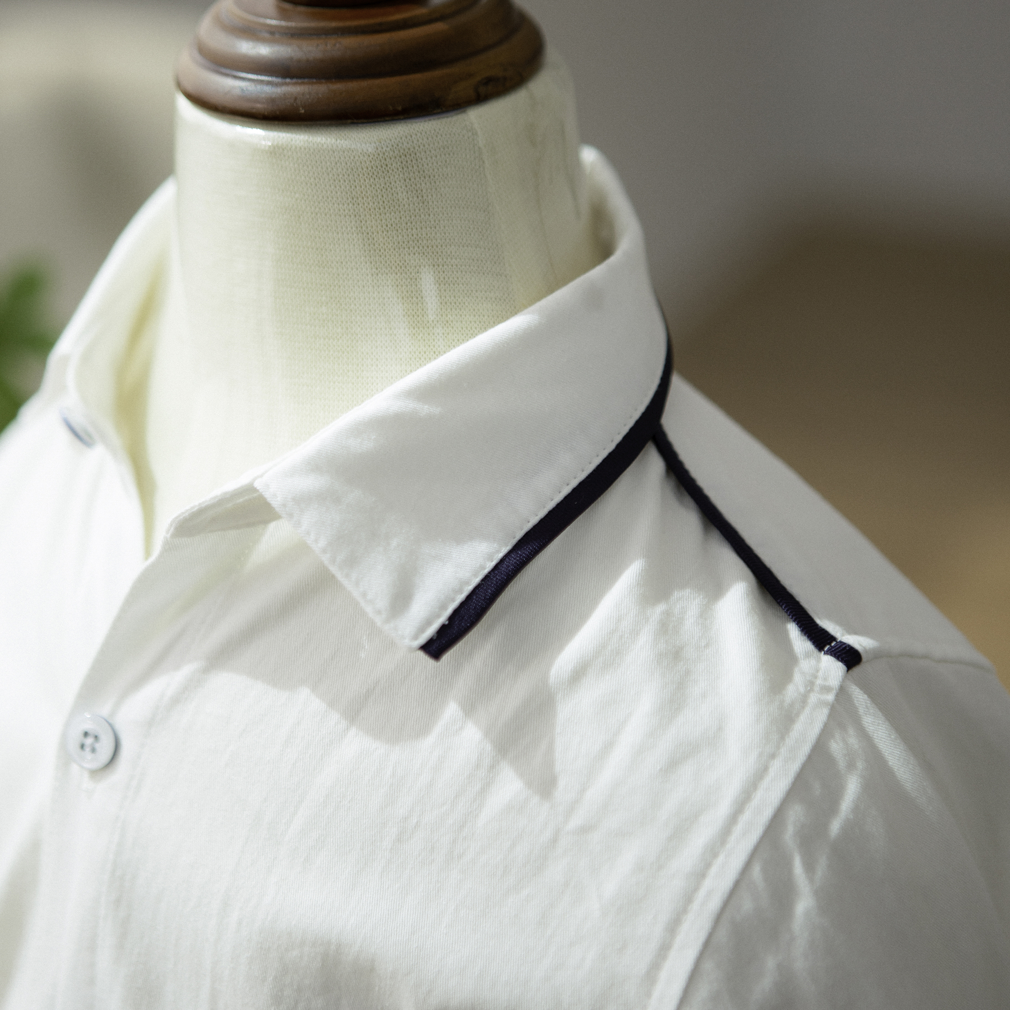 Áo sơmi phối màu viền cổ và vai_thumbnail_2