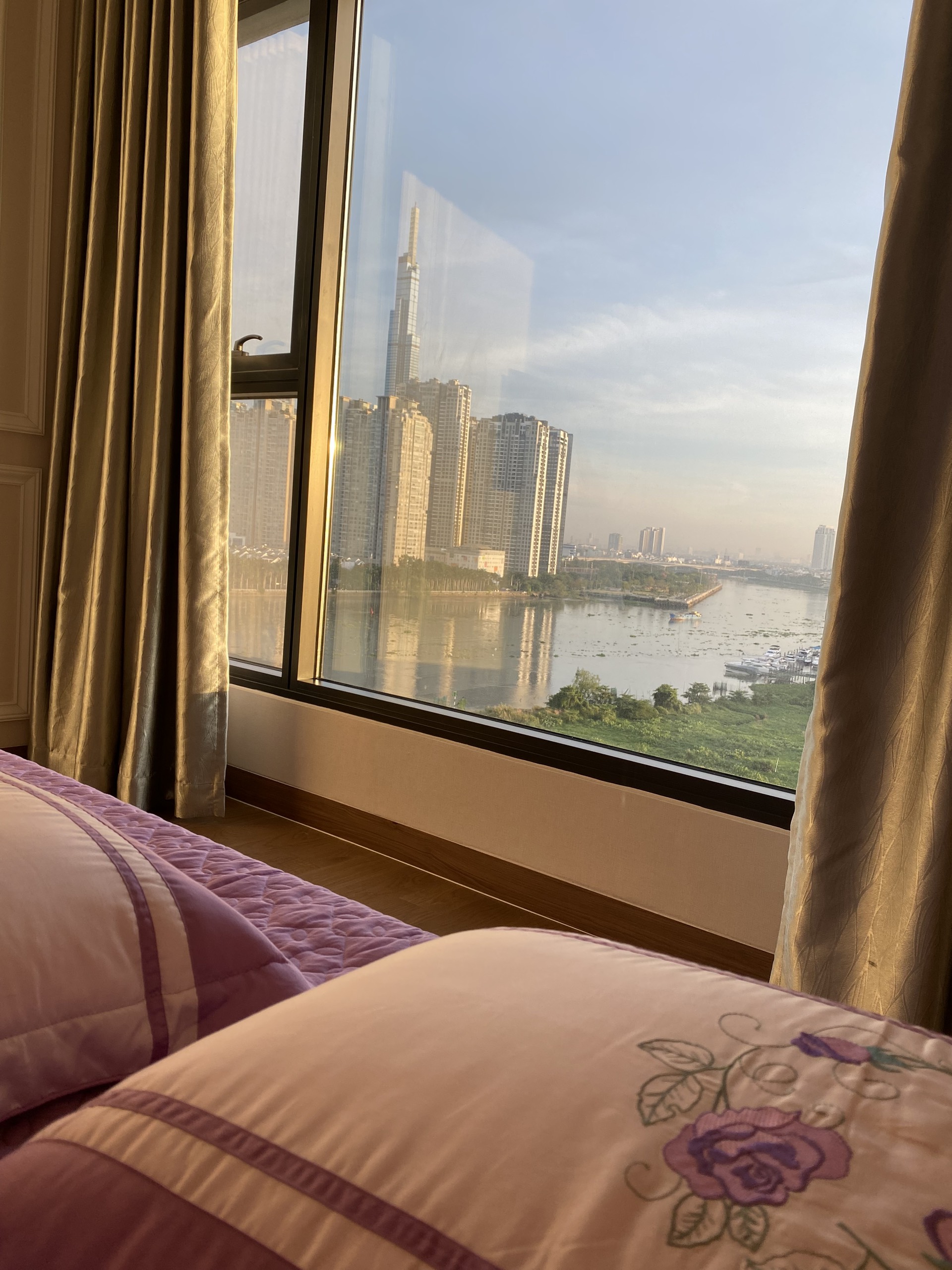 Cho thuê căn hộ 3 phòng ngủ The River_thumbnail_1