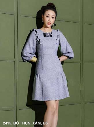 ĐẦM SUÔNG TAY LỞ ĐÍNH HOA HỒNG TRƯỚC NGỰC - 2415