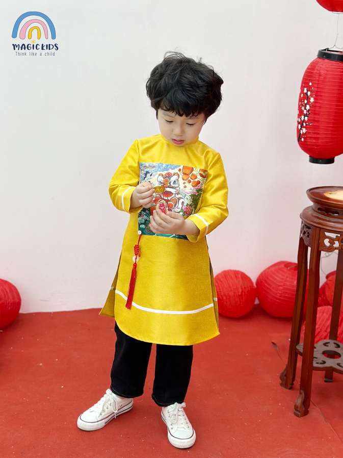 Áo dài Tết cho bé trai 2 3 4 5 6 7 8 9 10 tuổi mẫu  2024 Magickids in Lân chất taffa kèm dây treo Quần áo trẻ em AD22007_thumbnail_4