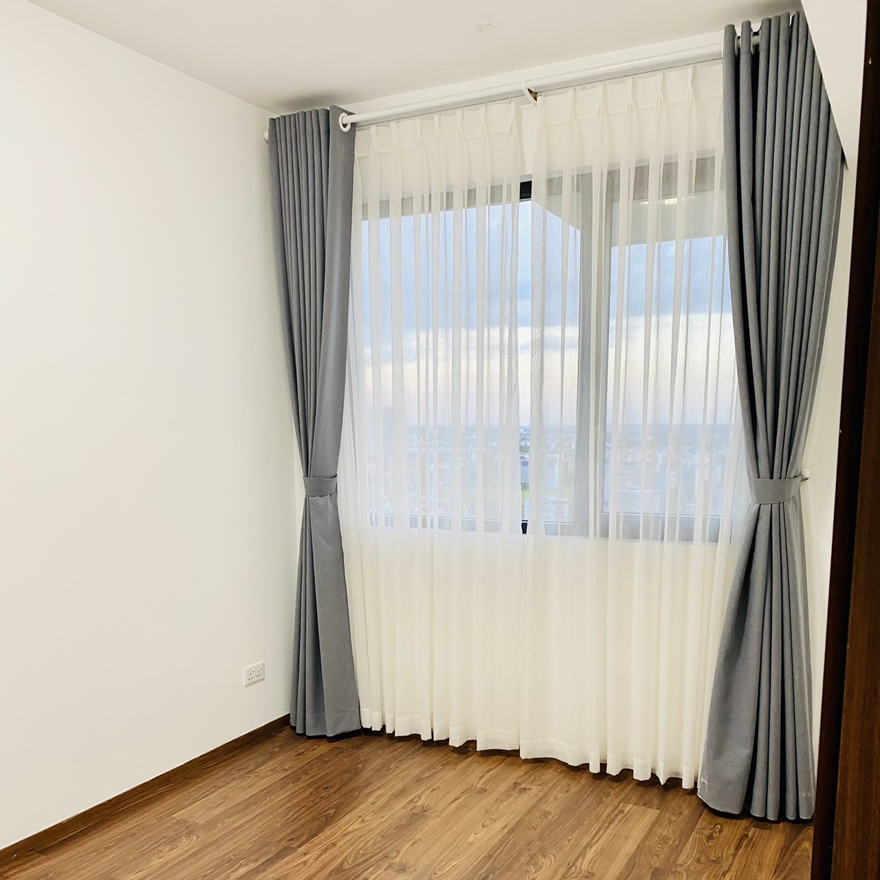 Căn hộ 1 phòng ngủ One Verandah cho thuê giá rẻ, nột thất chuẩn xịn._thumbnail_2