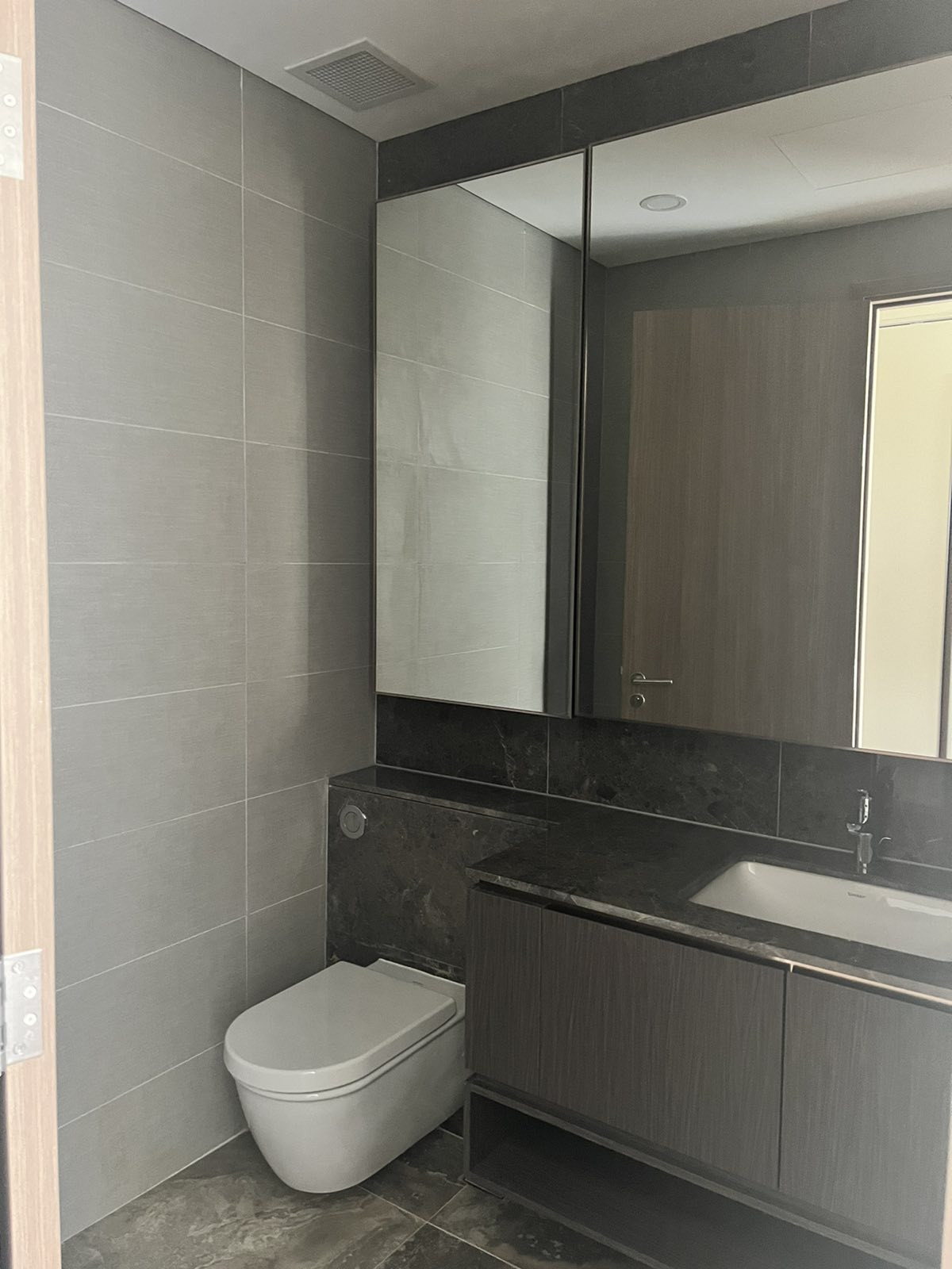 Gía siêu tốt cho căn 2 phòng ngủ full nội thất 38 triệu cho dự án The River Thủ thiêm._thumbnail_6