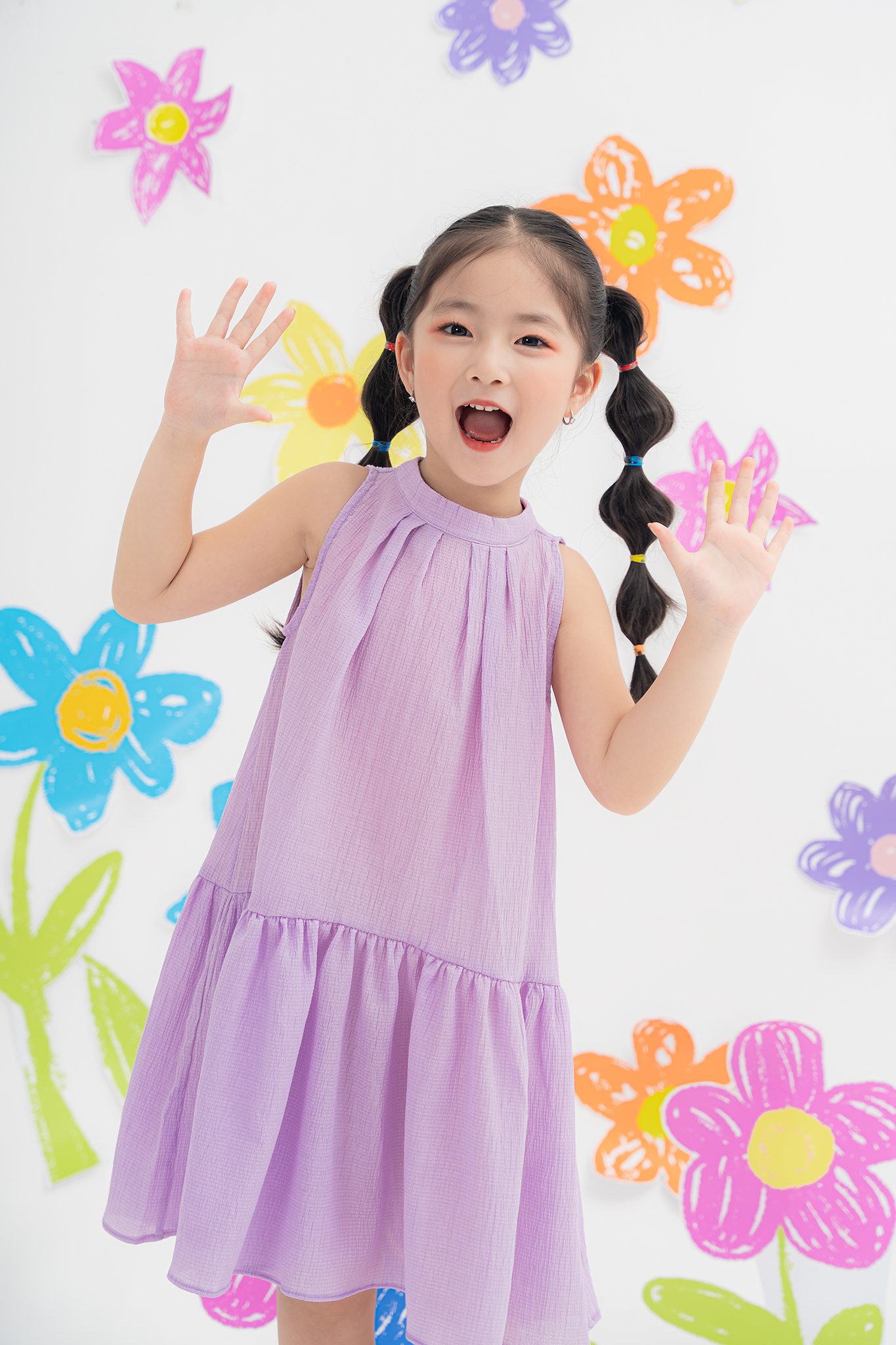 Váy cổ yếm gập ly trước_thumbnail_4