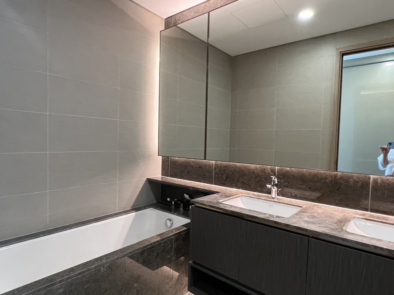 Cho thuê căn hộ 3PN Tại the River , nhà trống dọn vào ở ngay._thumbnail_3