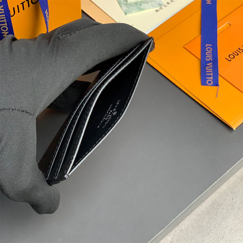 Ví đựng thẻ LV Double Card Holder Taiga Leather_thumbnail_3