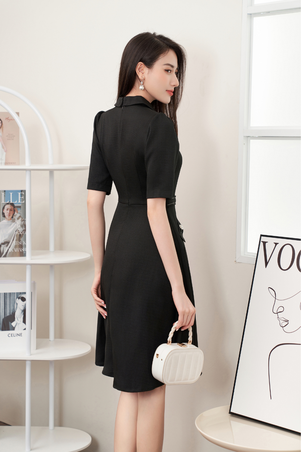 Đầm dạ đen cổ vét diễu chỉ