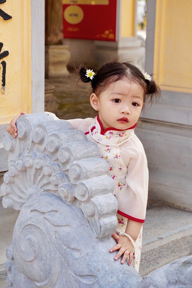 Áo dài cho bé gái dáng cách tân Anniebaby áo dài đôi mẹ và bé mặc Tết in hoa nhí Quần áo trẻ em AD23012_thumbnail_2