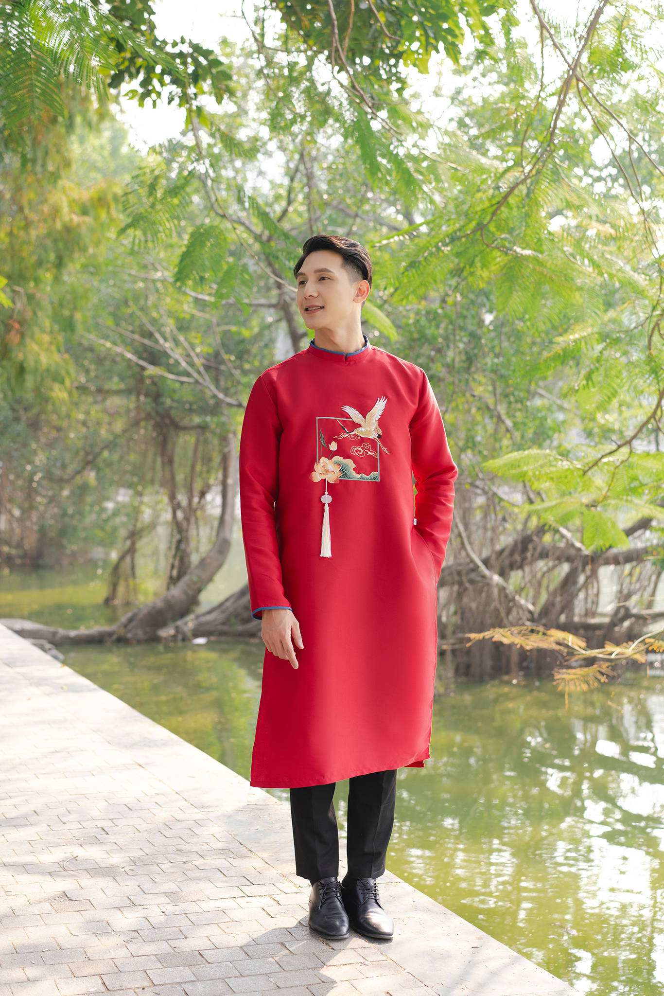 Áo dài bố thêu Sen hạc_thumbnail_8