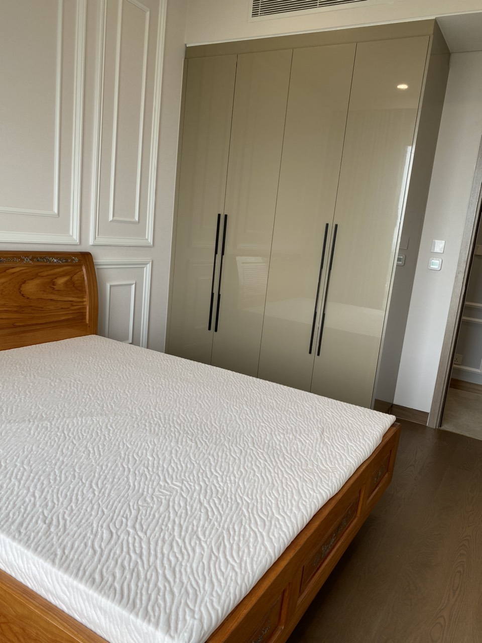 Cho thuê căn hộ 3 phòng ngủ The River_thumbnail_2