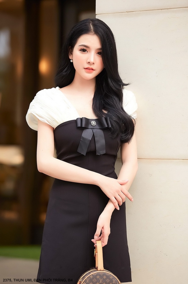 ĐẦM THẮT NƠ TRƯỚC NGỰC PHỐI 2 MÀU XINH XẮN - 2375