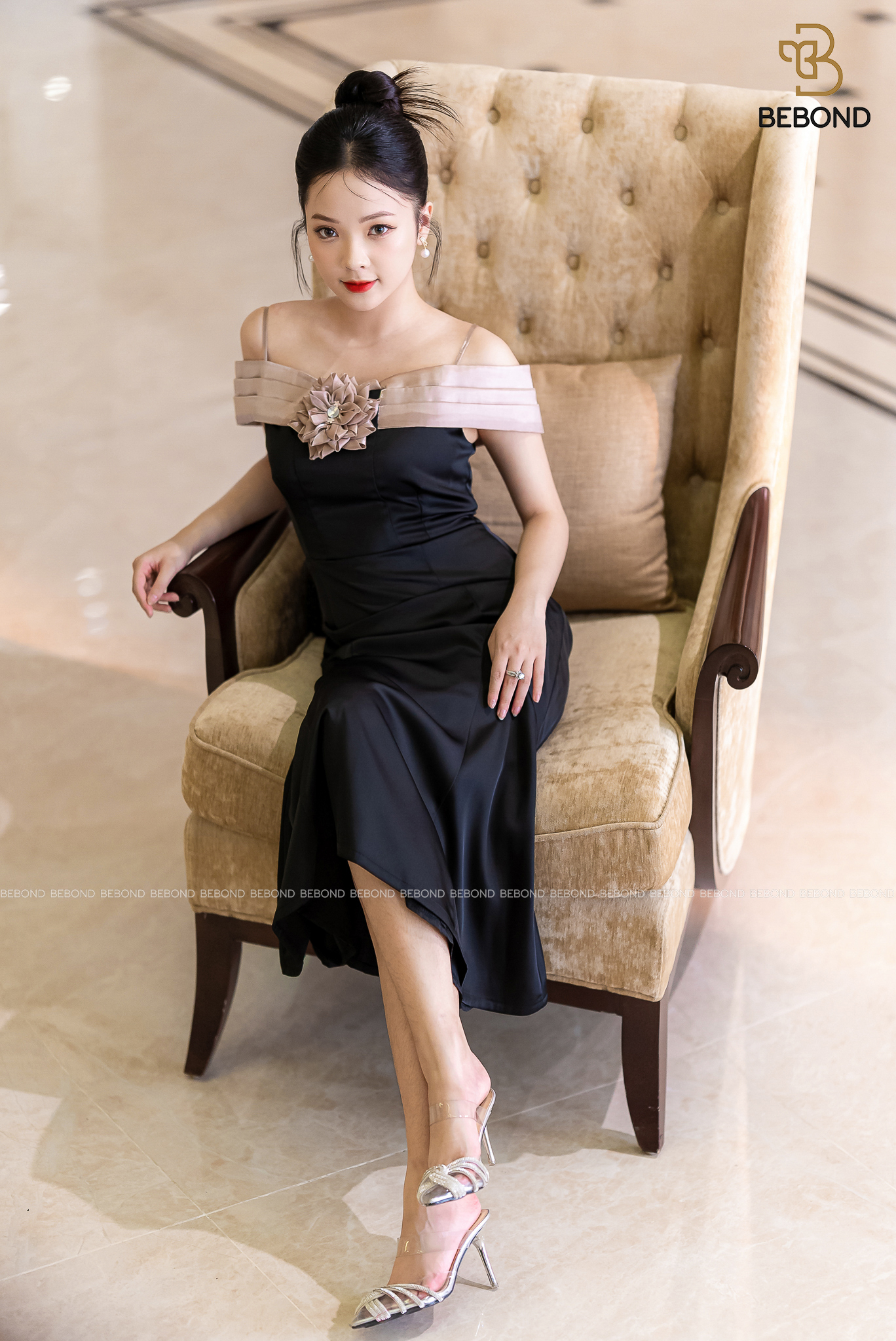 Đầm lụa trễ vai phối đính hoa màu ĐEN- ANNA Dress
