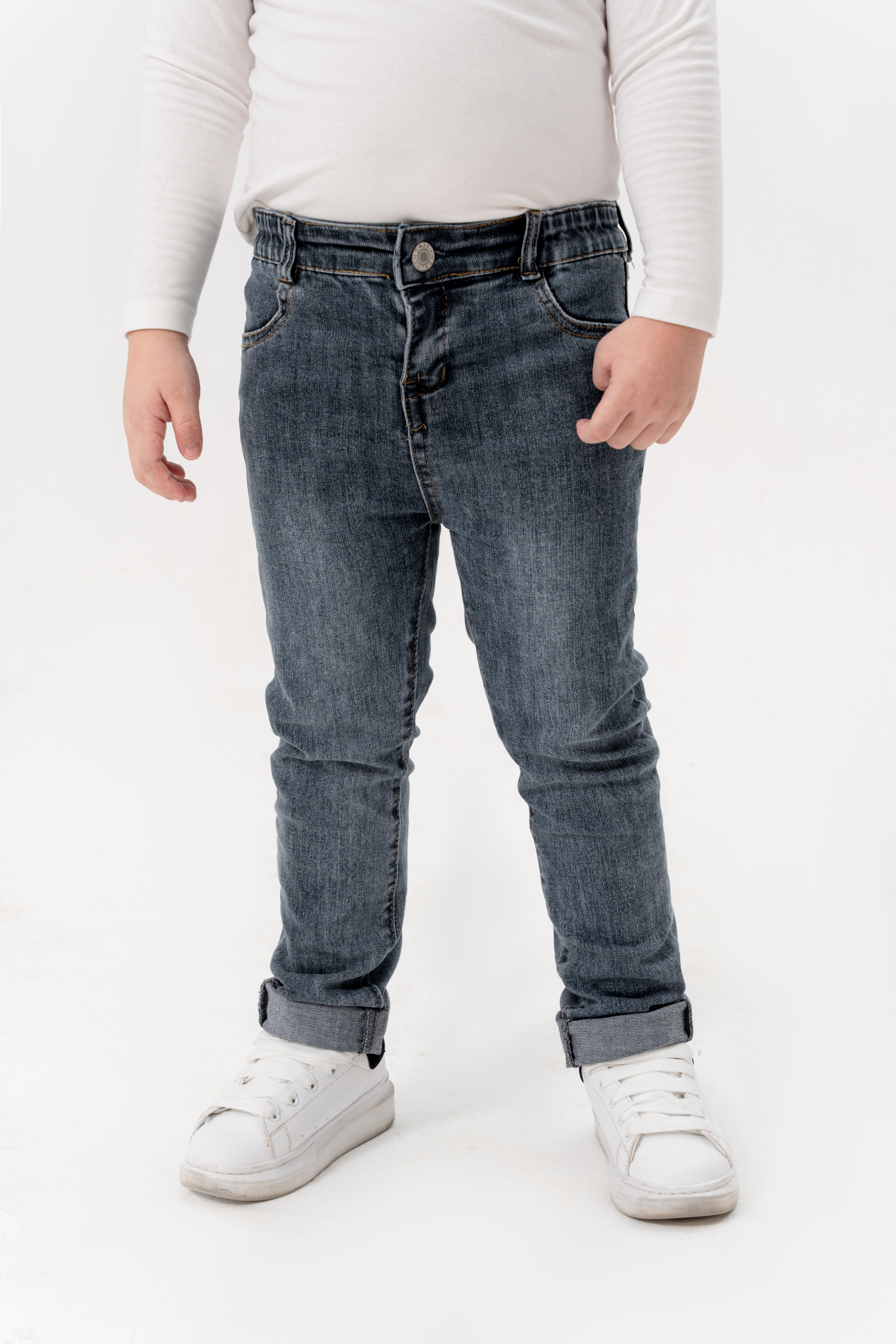 Quần jean dáng slimfit