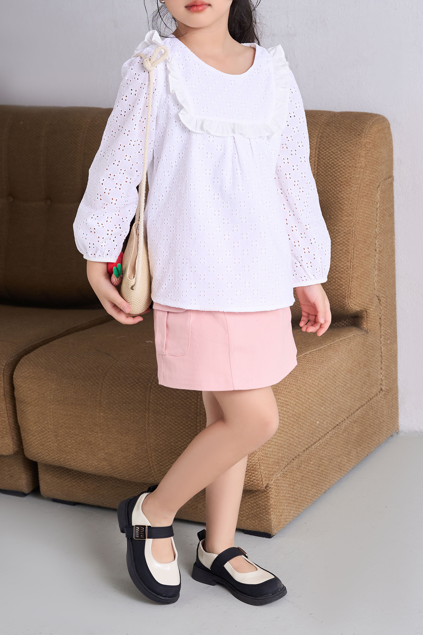 Áo thêu ren dài tay bèo ngực_thumbnail_3