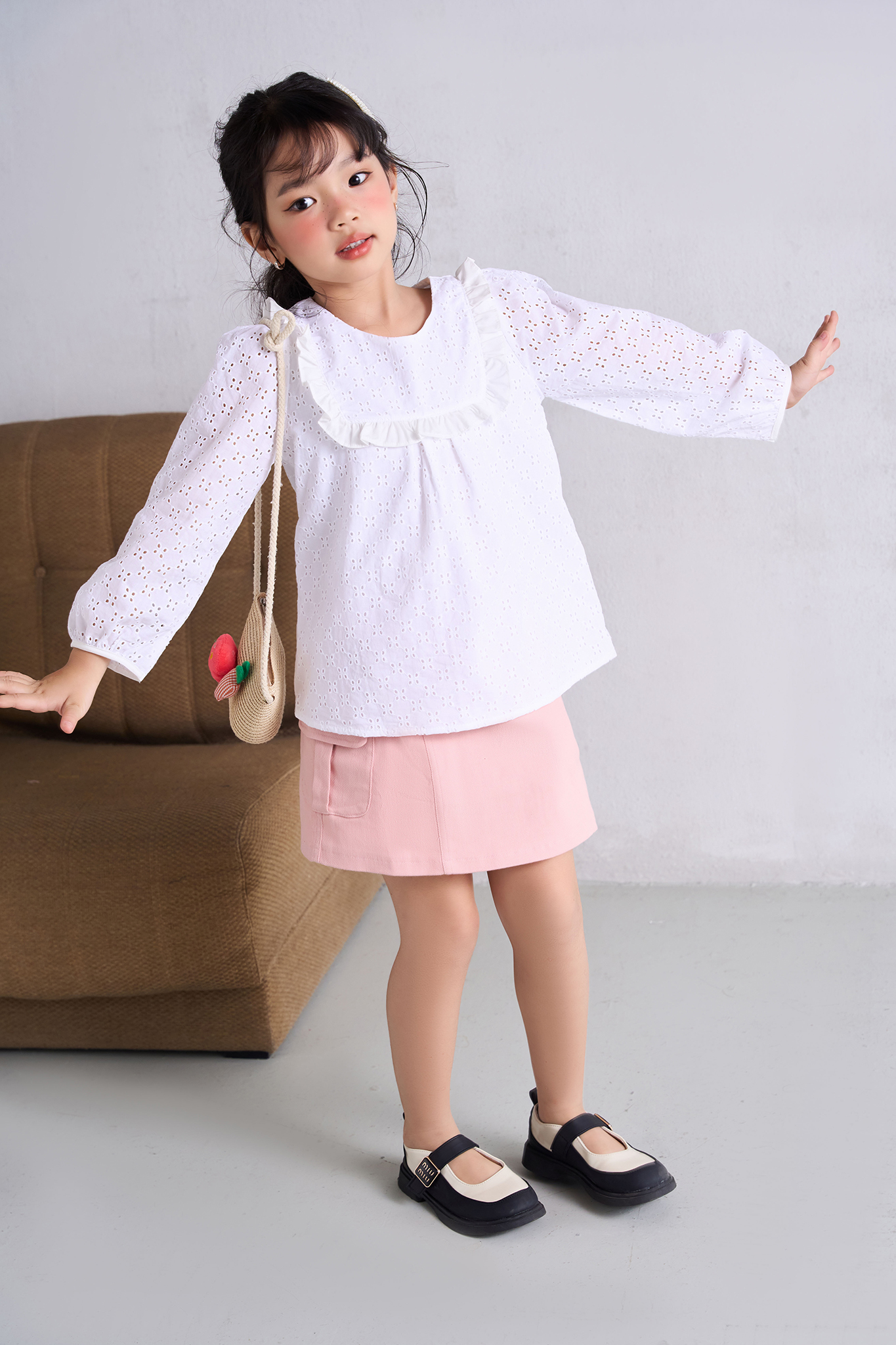 Áo thêu ren dài tay bèo ngực_thumbnail_5