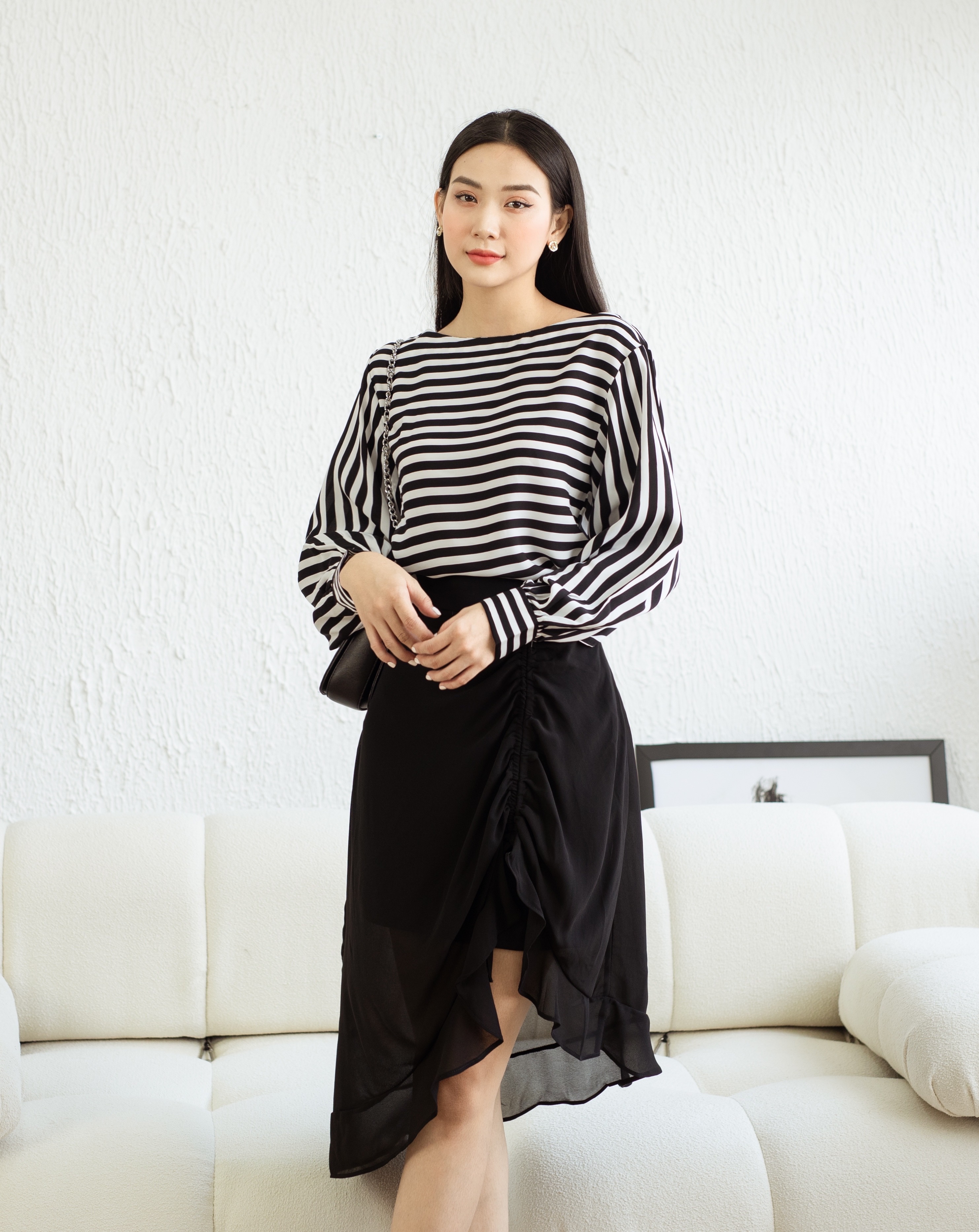 Set chân váy phối áo kẻ sọc